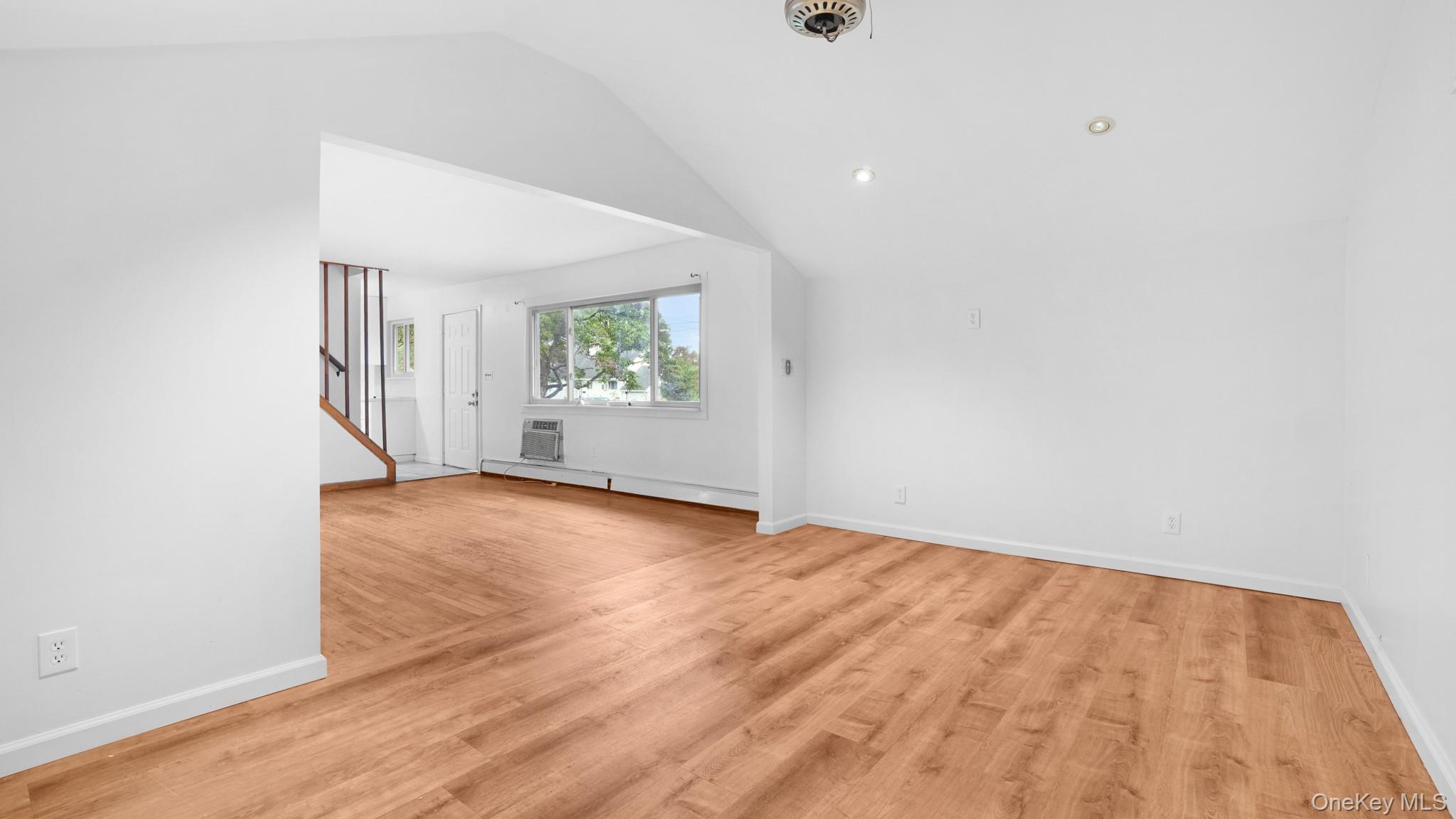465 Clift Street Property Photo 3