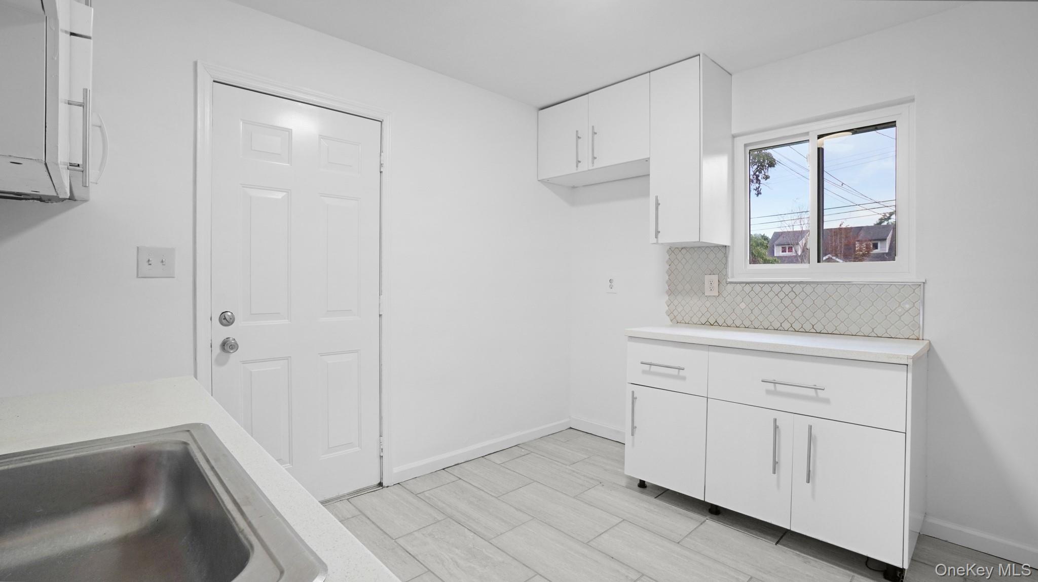 465 Clift Street Property Photo 9