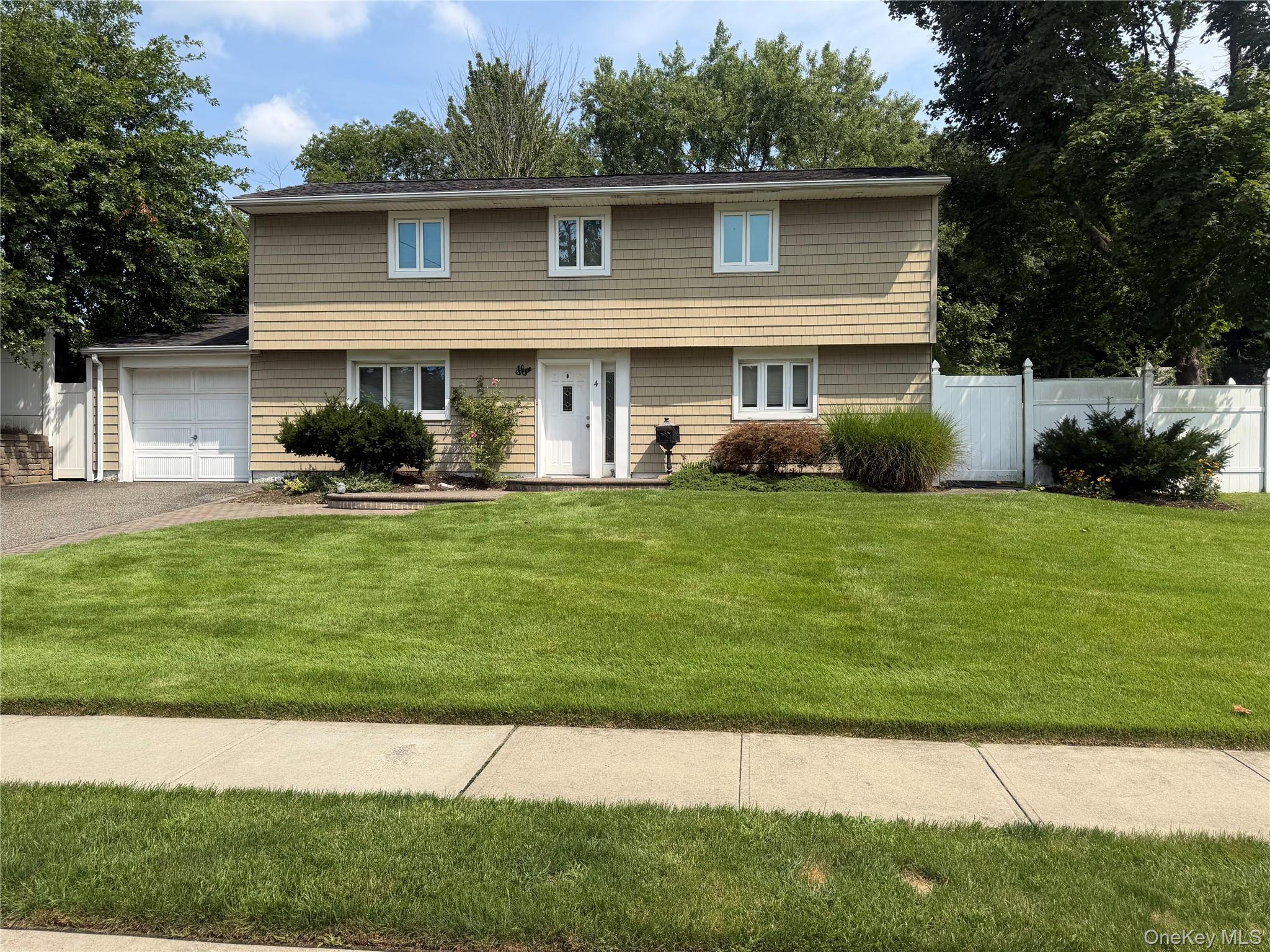 4 E Park Drive Property Photo 1