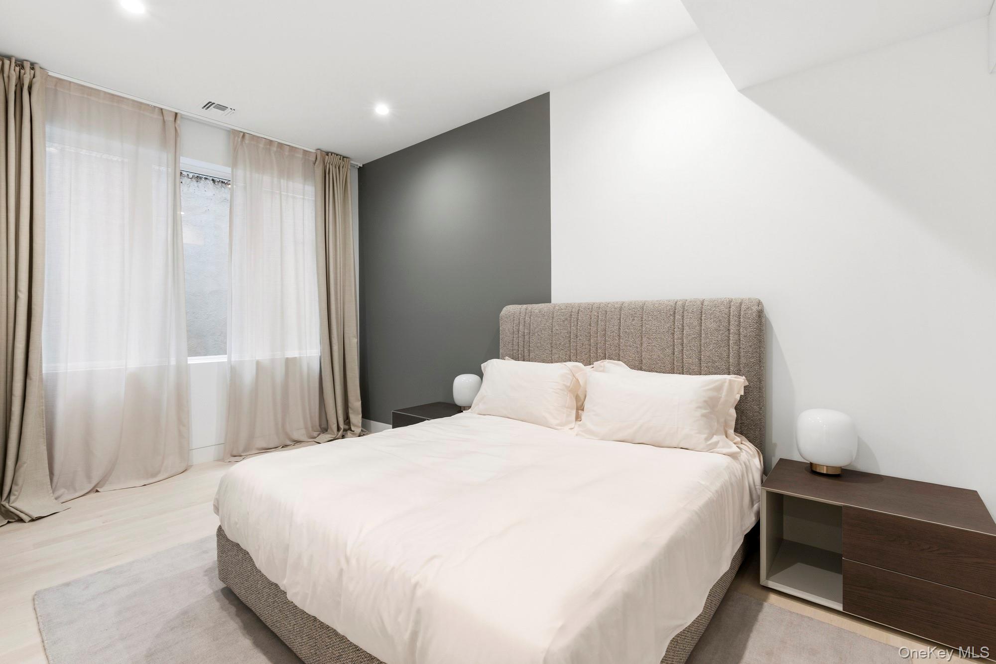 16 Gould Street Property Photo 15