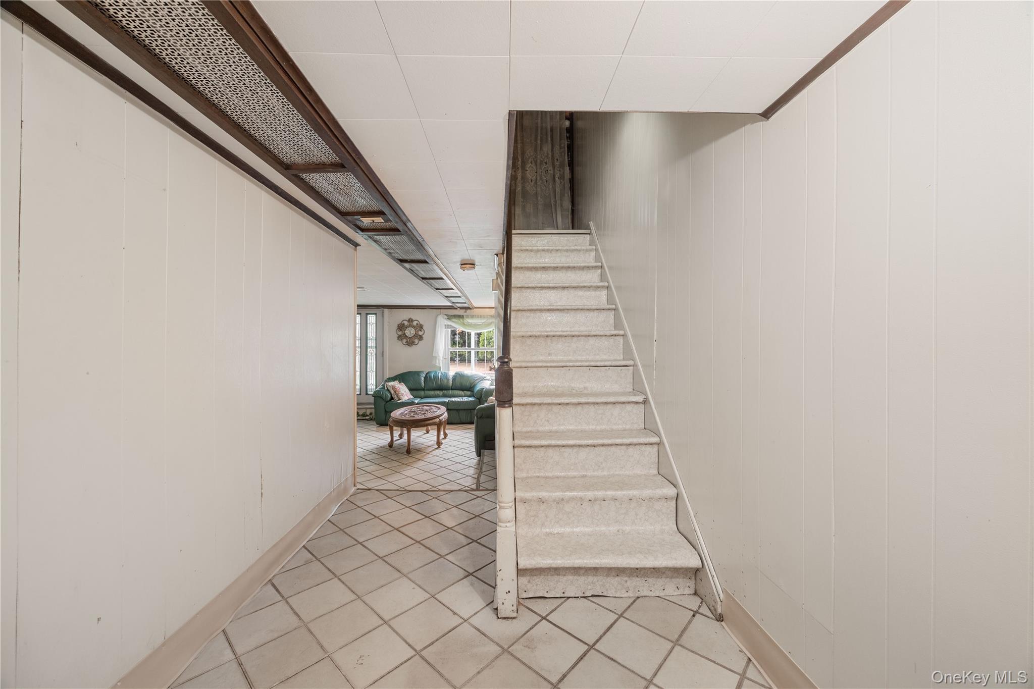 727 Hollywood Avenue Property Photo 27