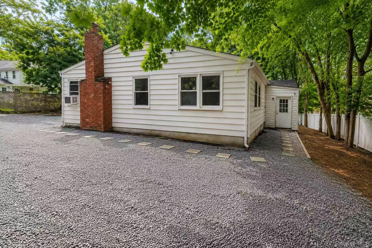 40 Christian Avenue Property Photo 5