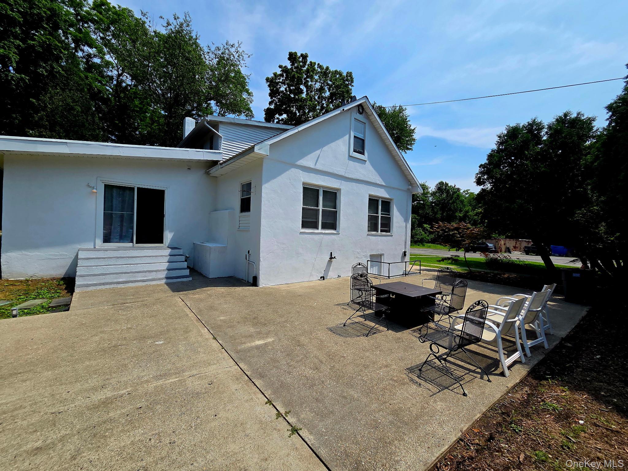 16 Ernest Lane Property Photo 4