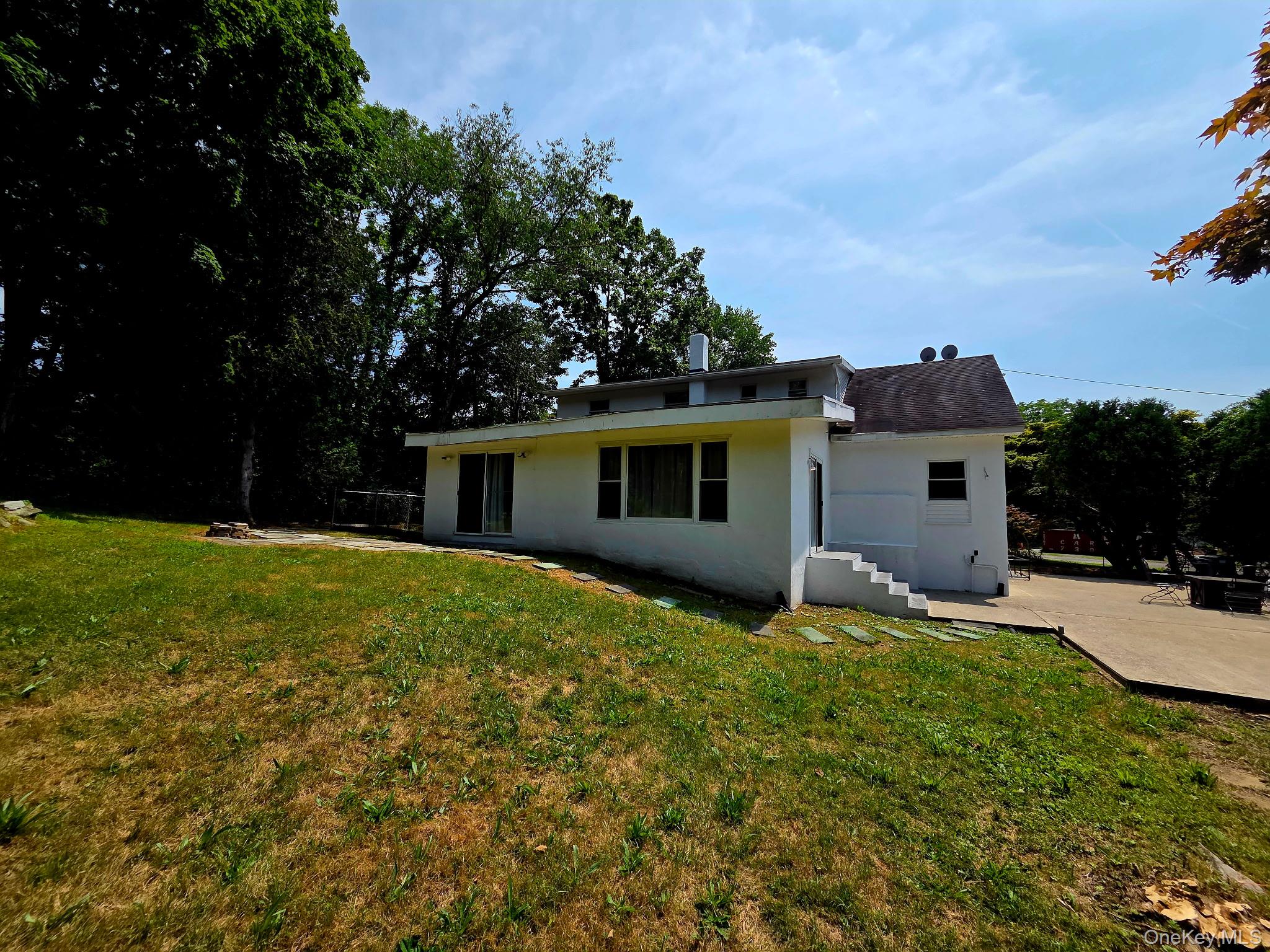 16 Ernest Lane Property Photo 6
