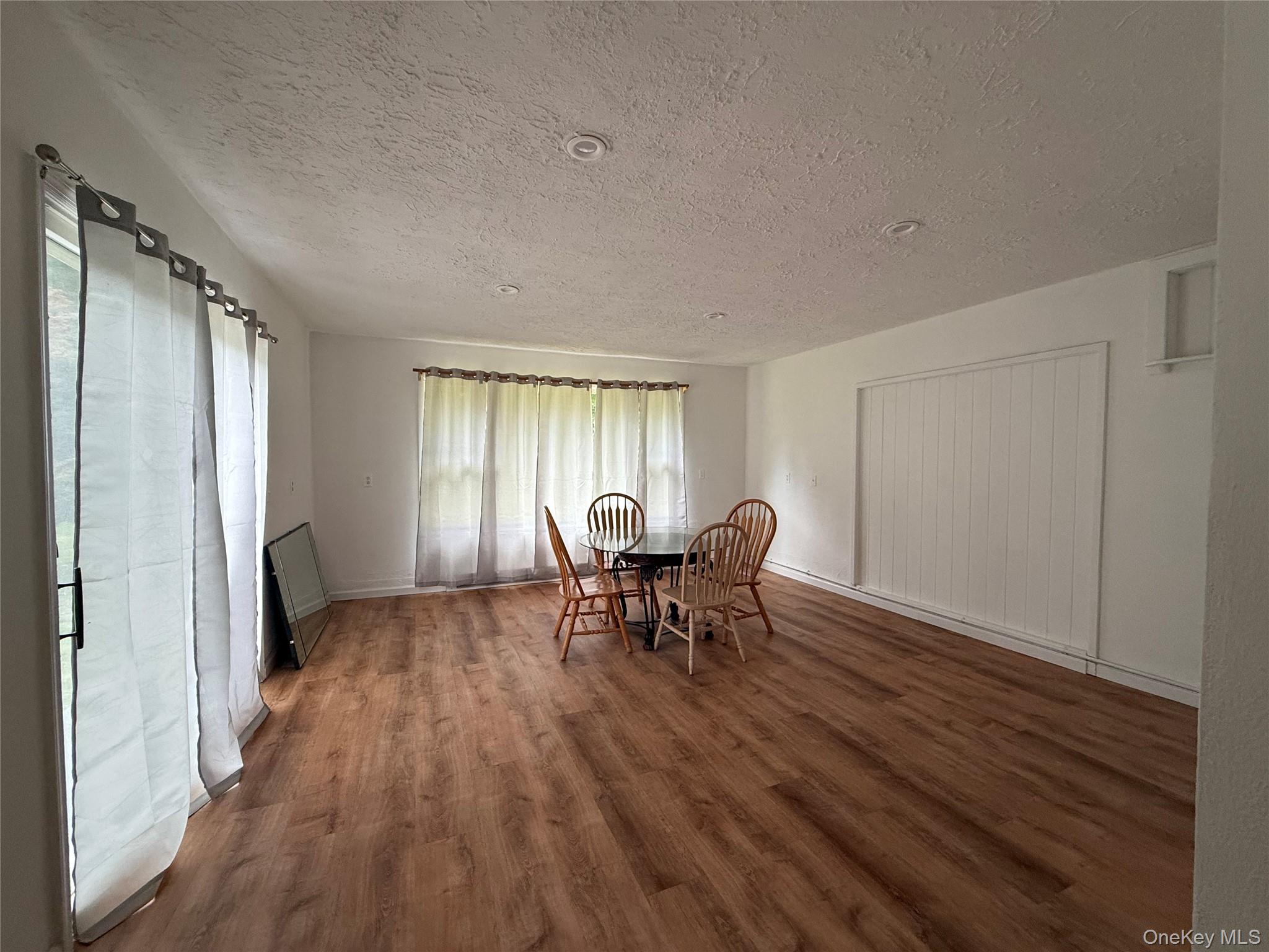 16 Ernest Lane Property Photo 17
