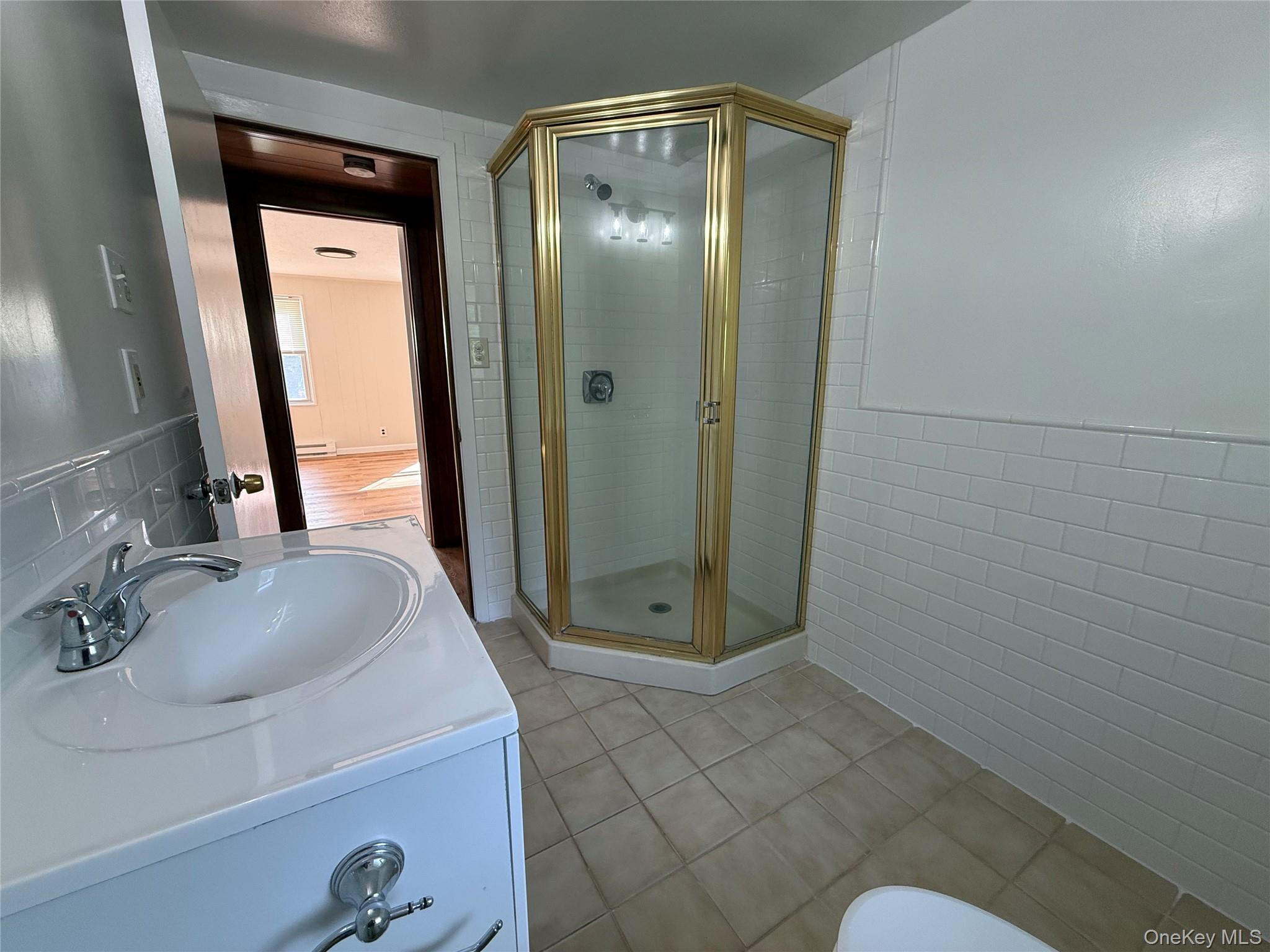 16 Ernest Lane Property Photo 19