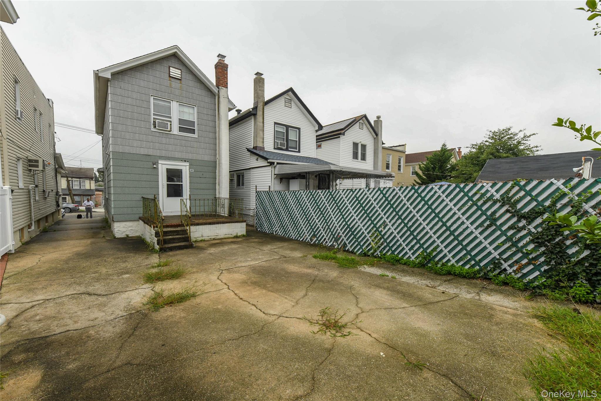 85-11 Sutter Avenue Property Photo 6