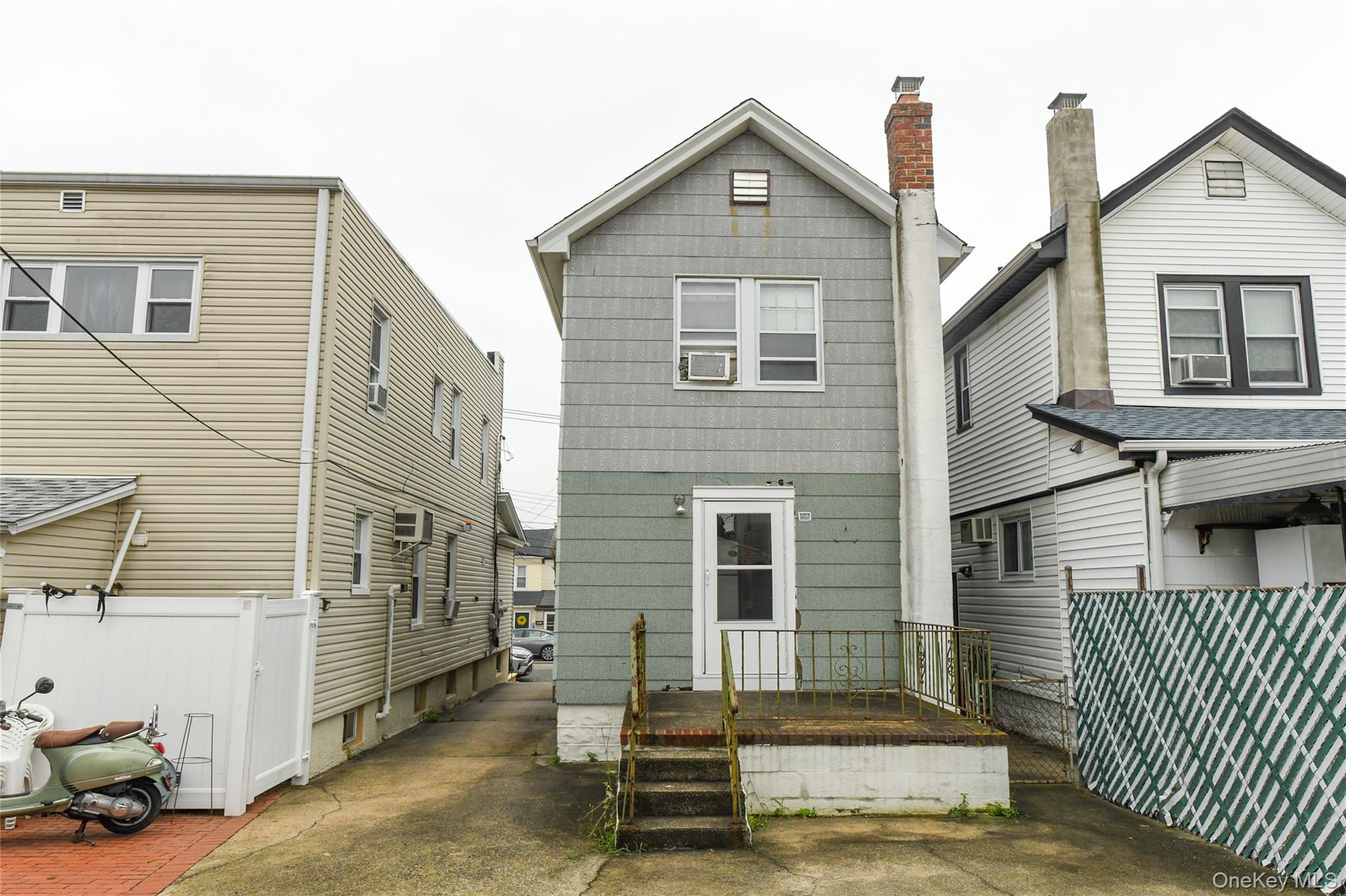 85-11 Sutter Avenue Property Photo 7
