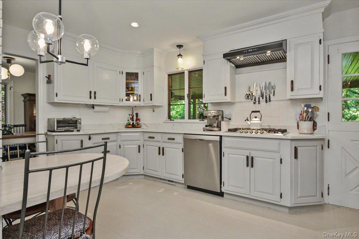 27 Reed Road Property Photo 12