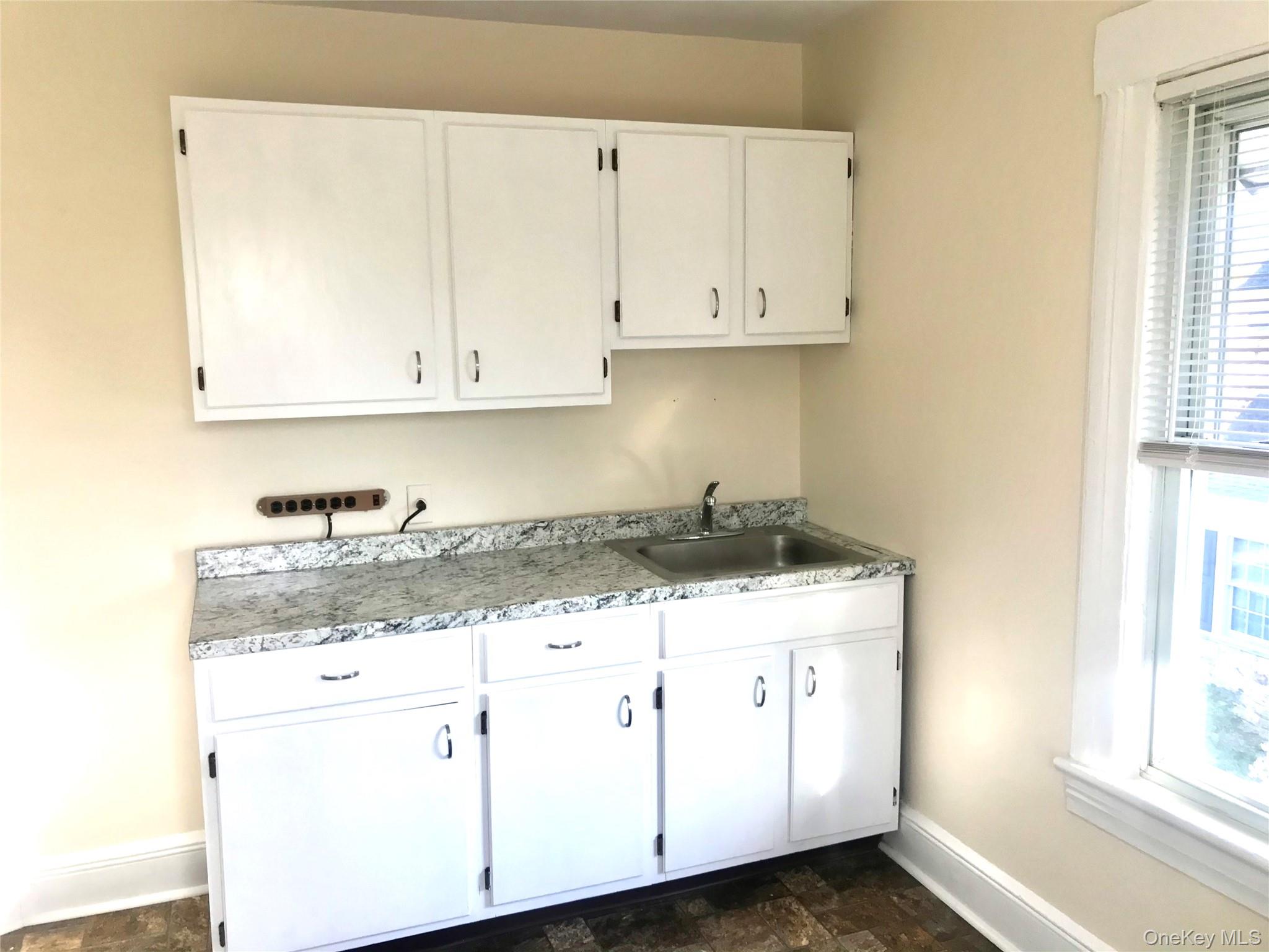1045803 Property Photo 3