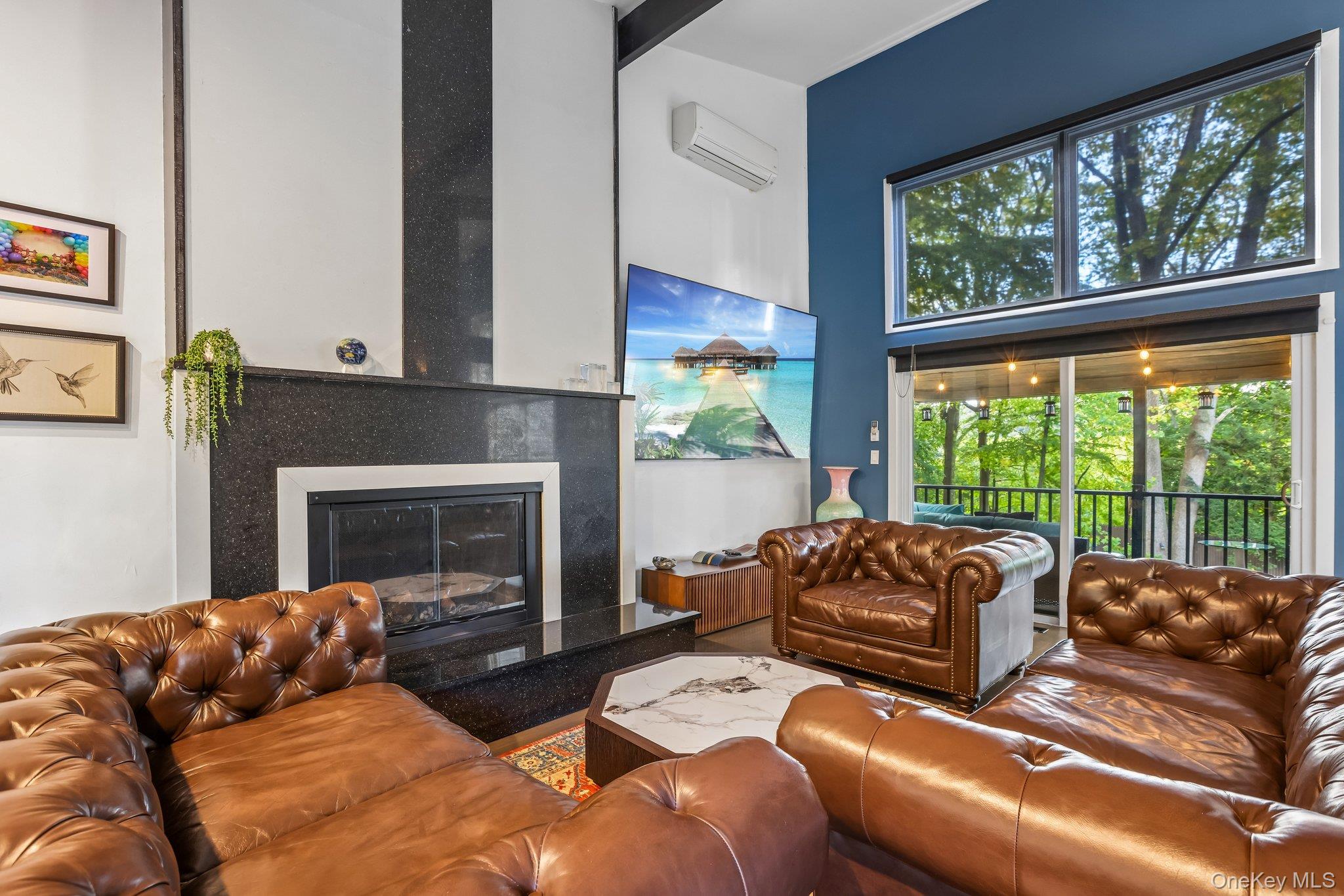 498 Winding Road Property Photo 7