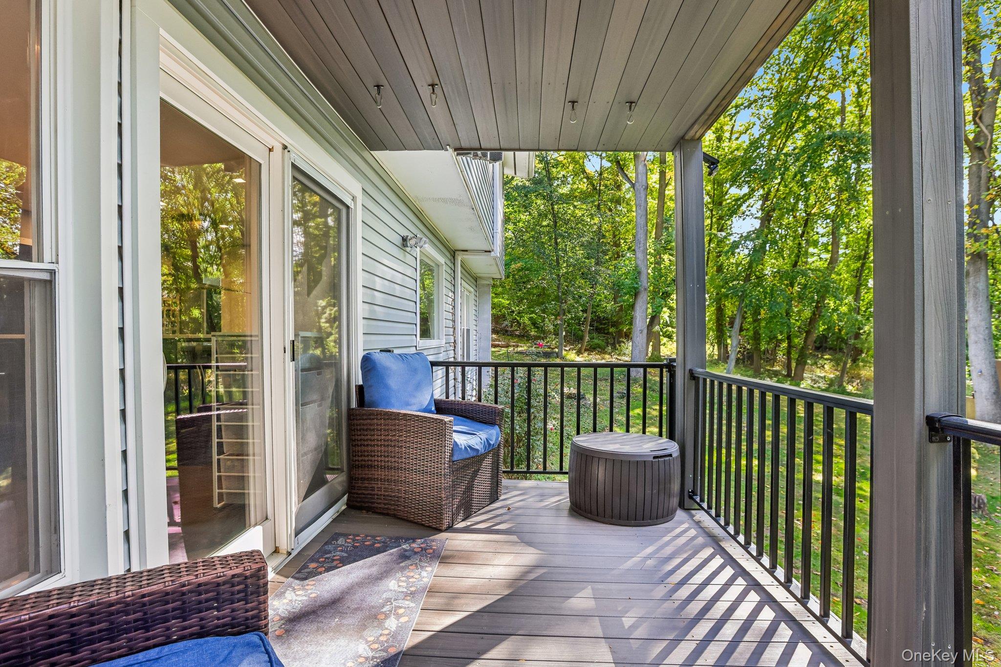 498 Winding Road Property Photo 13
