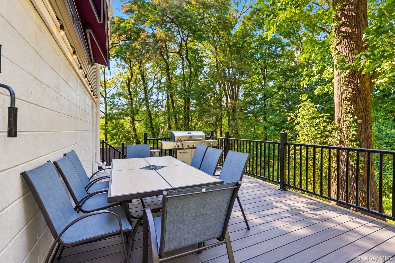 498 Winding Road Property Photo 32