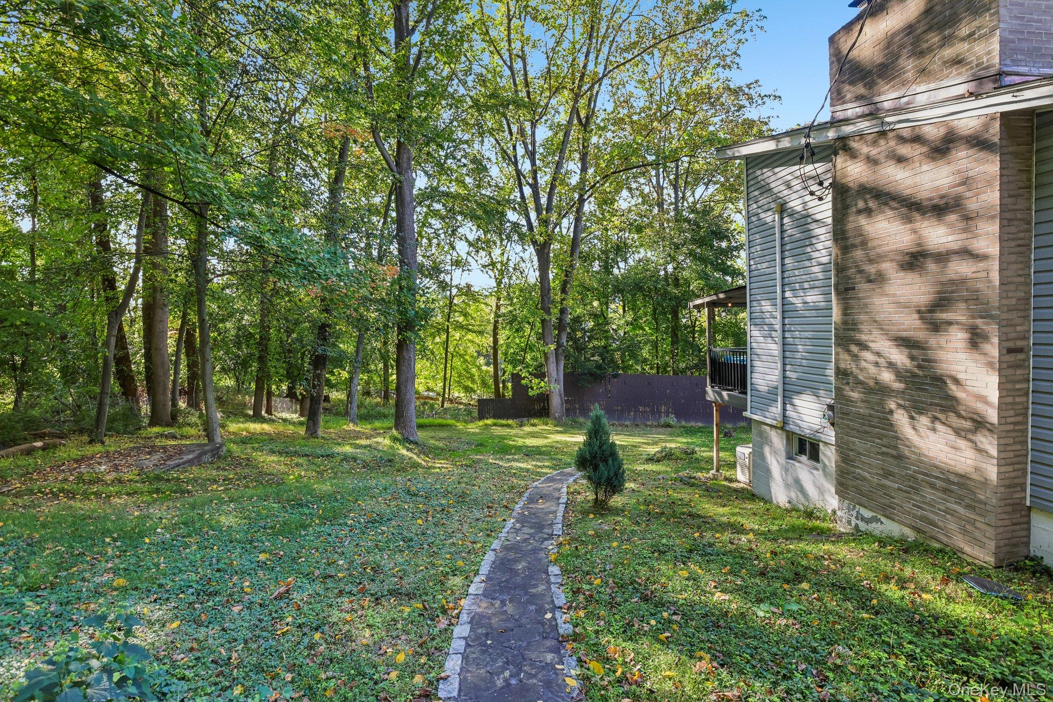 498 Winding Road Property Photo 33