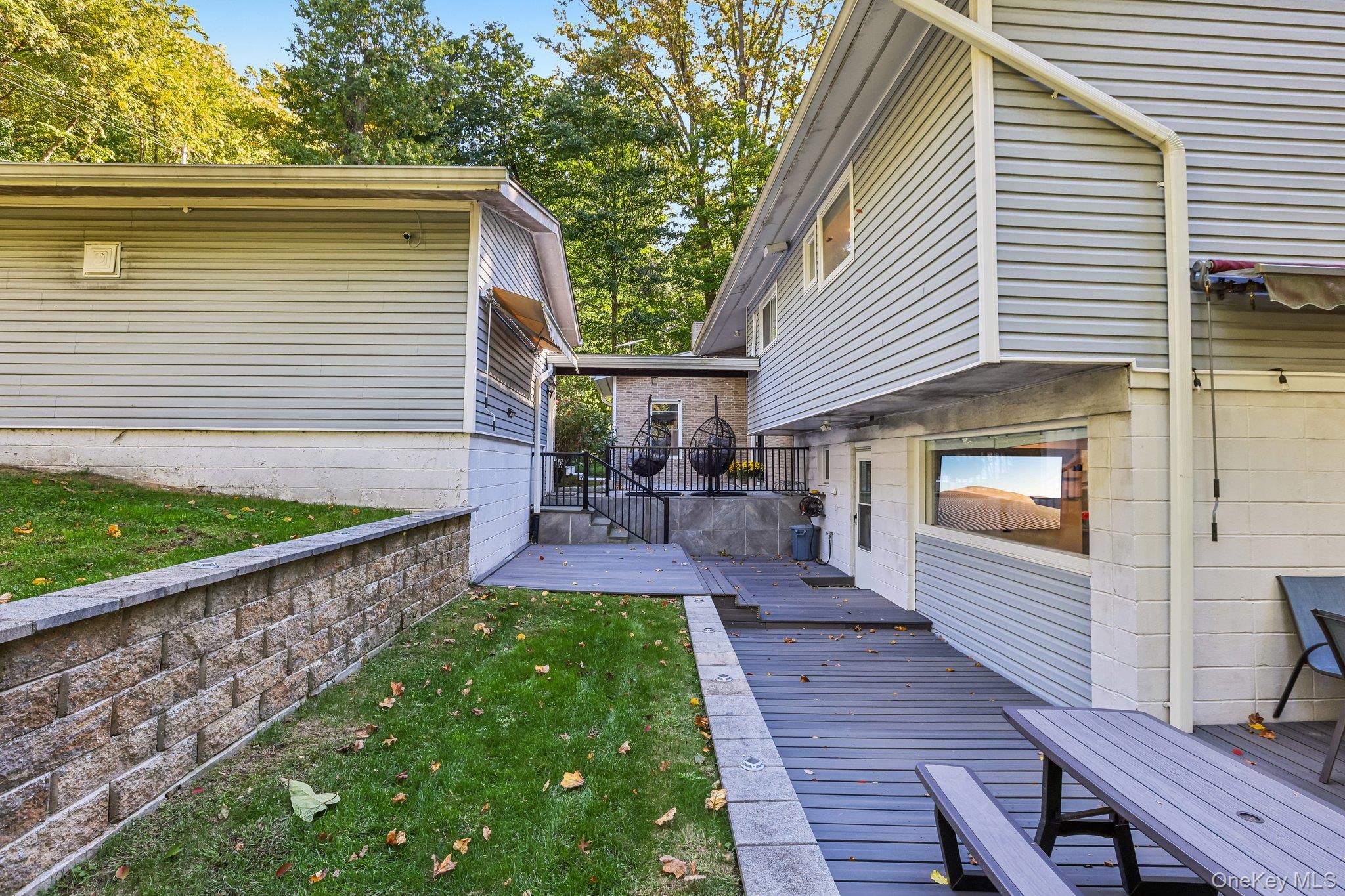 498 Winding Road Property Photo 34