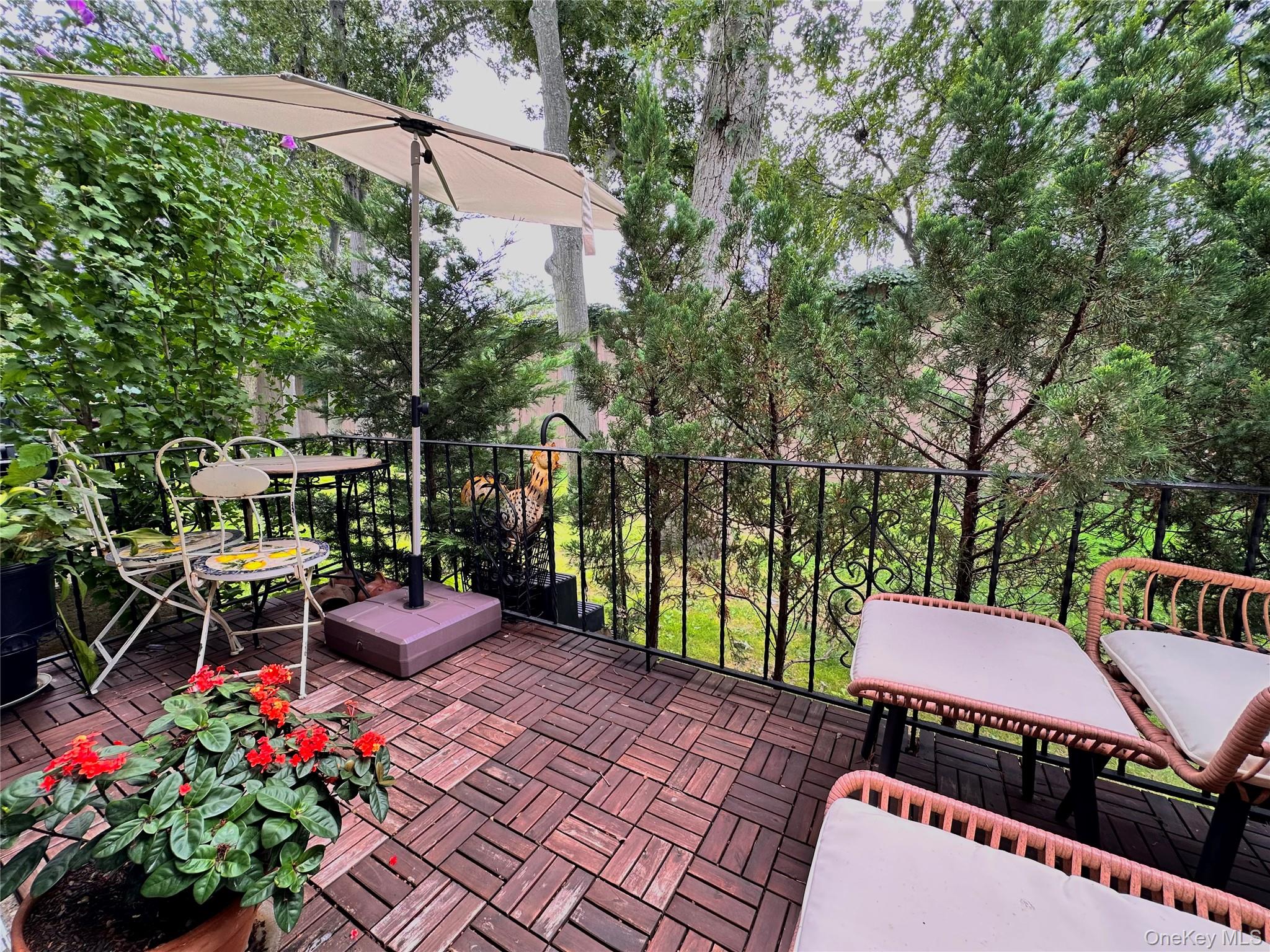 704 Towne House Village 704 Property Photo 6