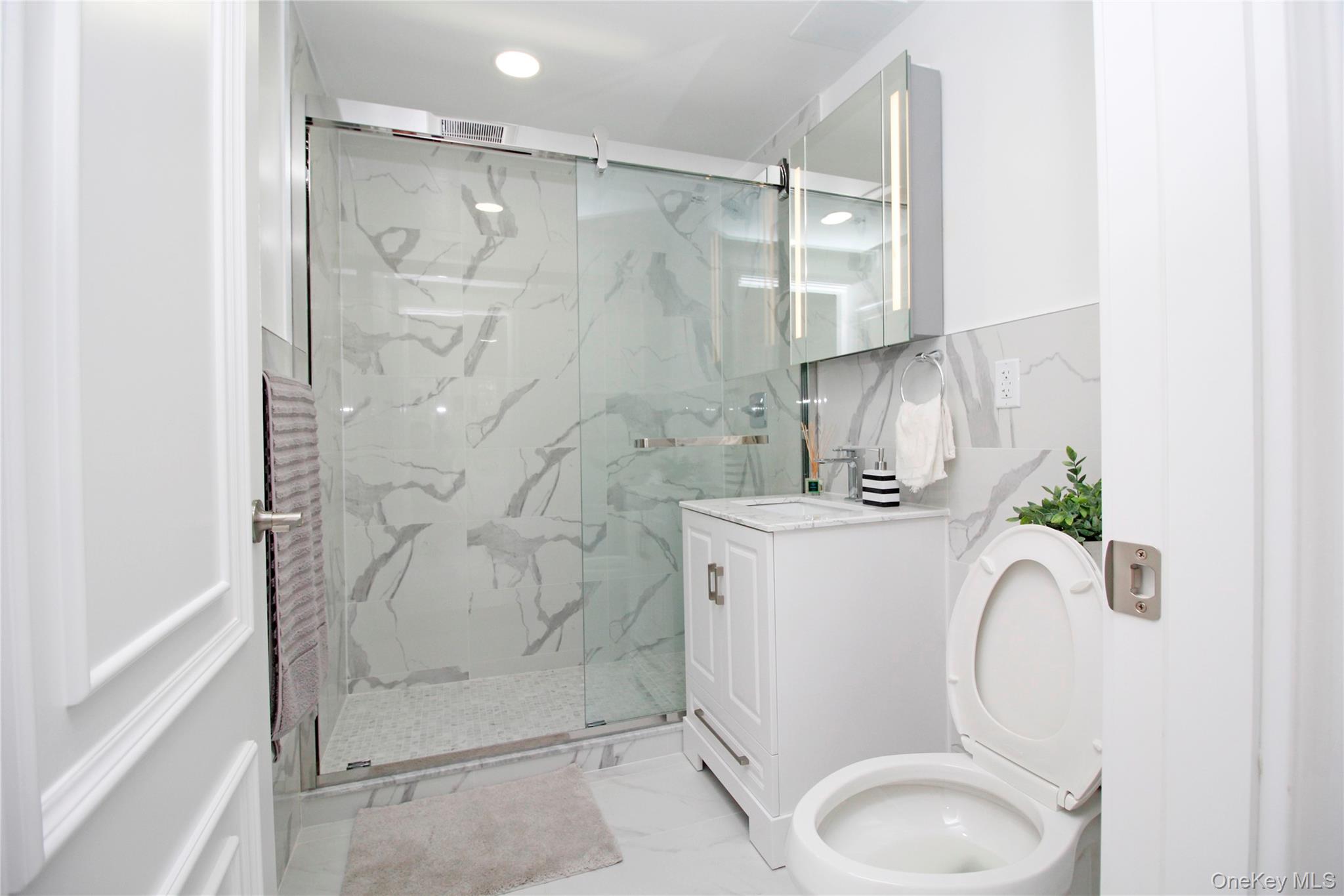 13450 Blossom Avenue 4c Property Photo 8
