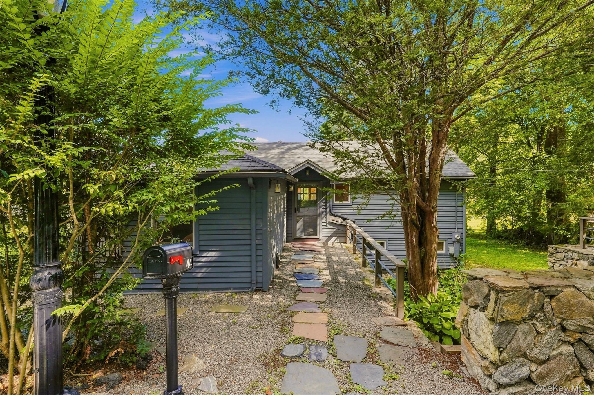 44 Cayuga Road Property Photo 1