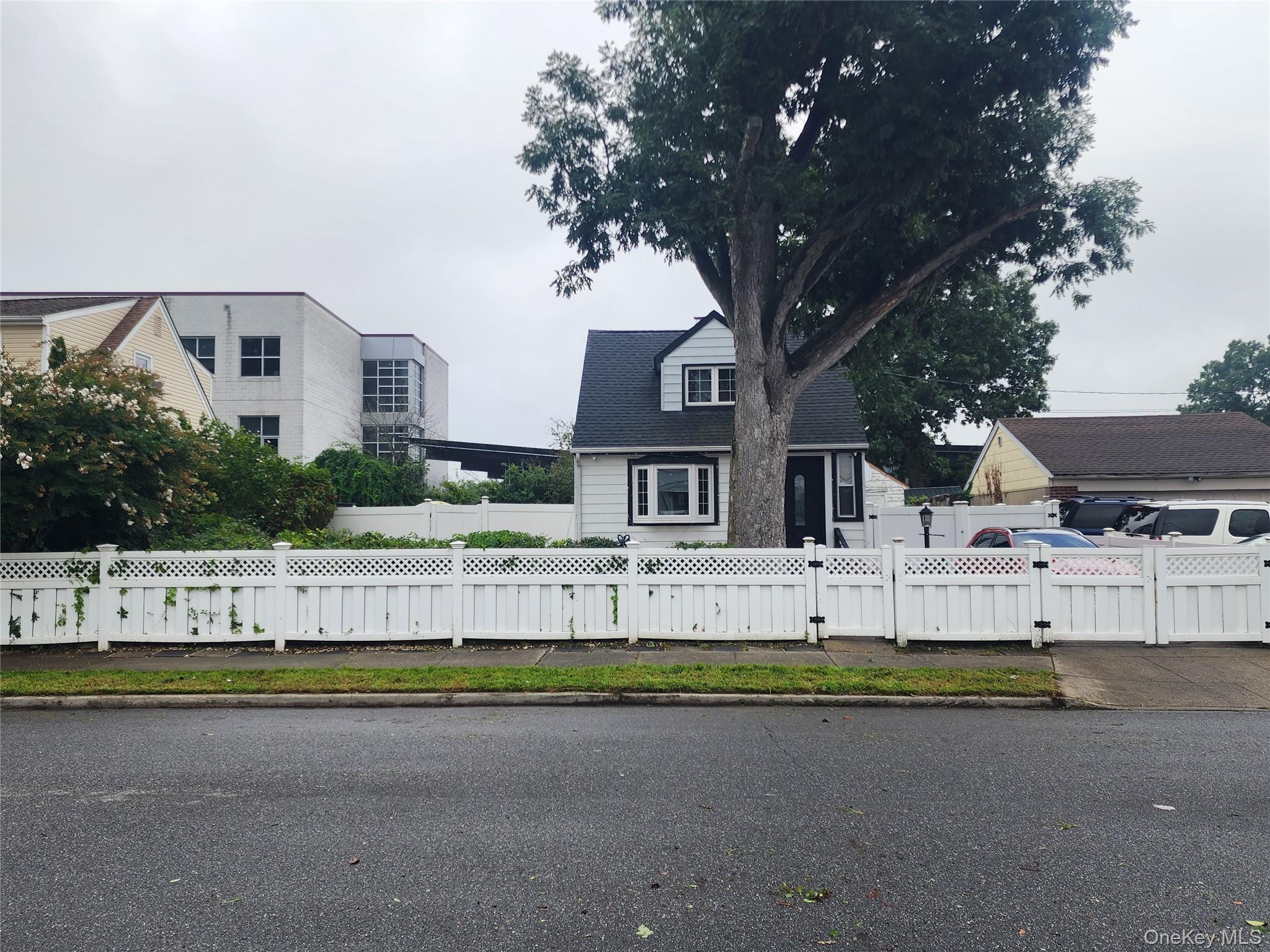 5 Konig Court Property Photo 1