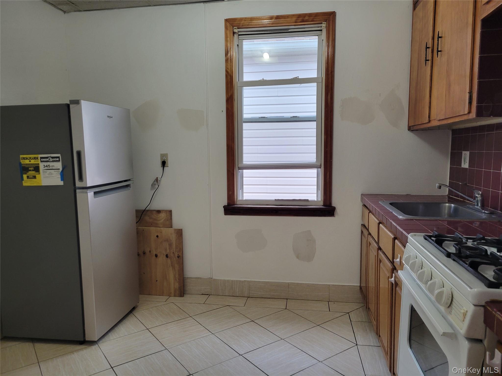 78-37 64th Place Property Photo 4