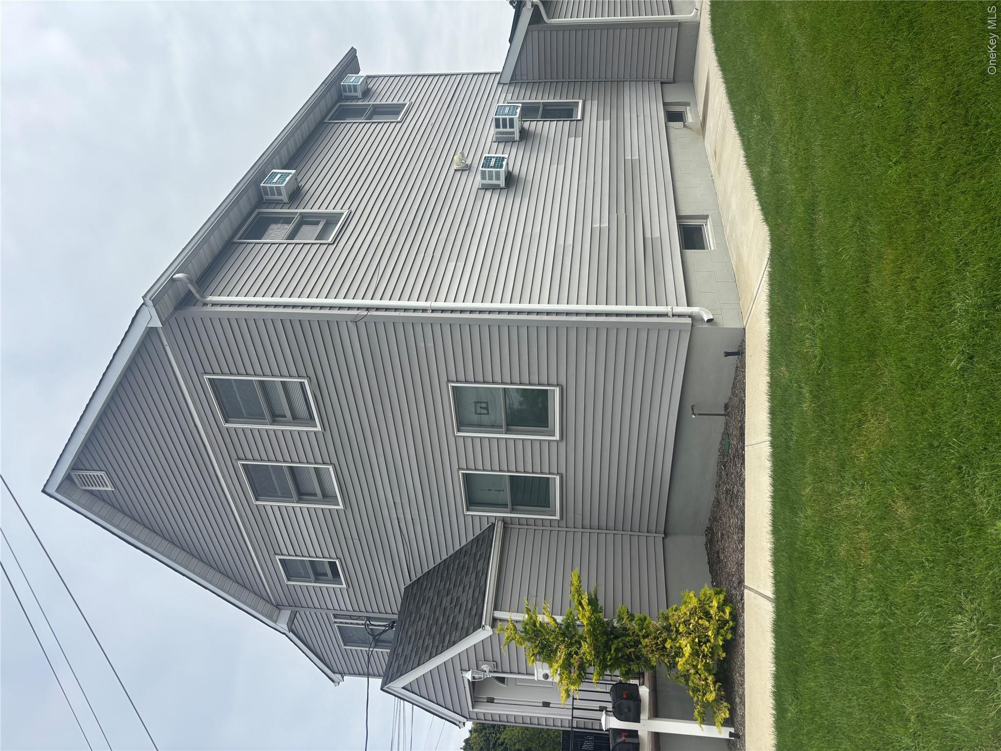 75 Carleton Avenue # 1 Property Photo 22