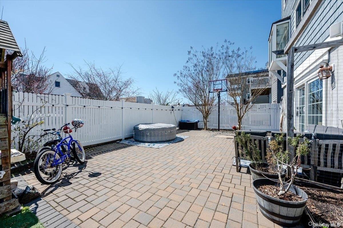 555 Franklin Boulevard Main Property Photo 28