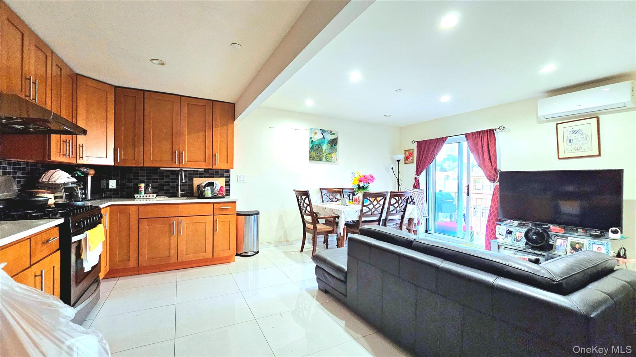 4210 164 Street Property Photo 11
