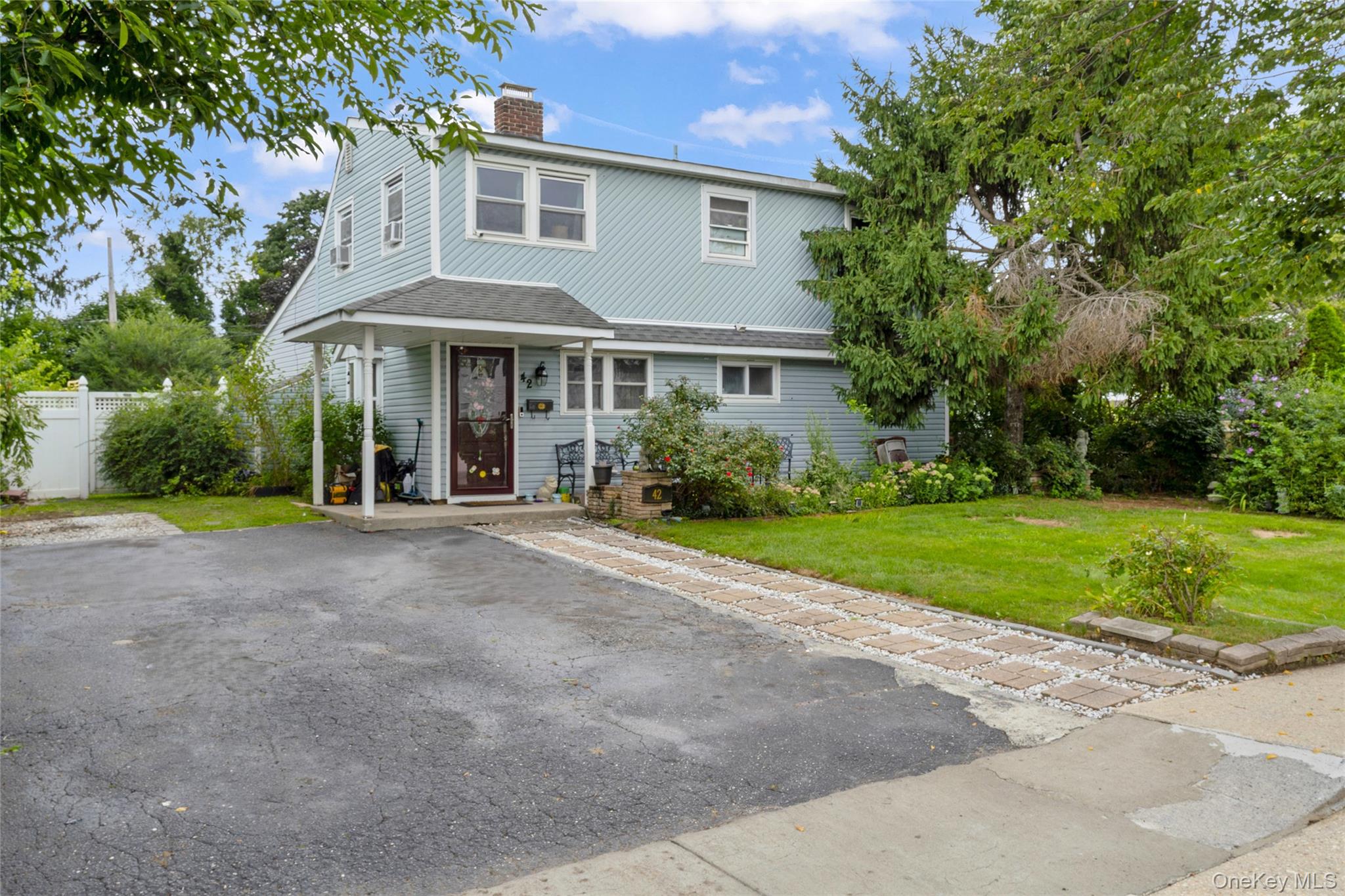 42 Mockingbird Lane Property Photo 1