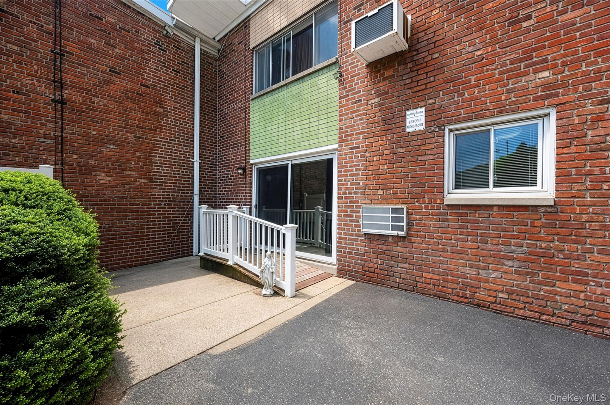 263 N Newbridge Road Property Photo 15