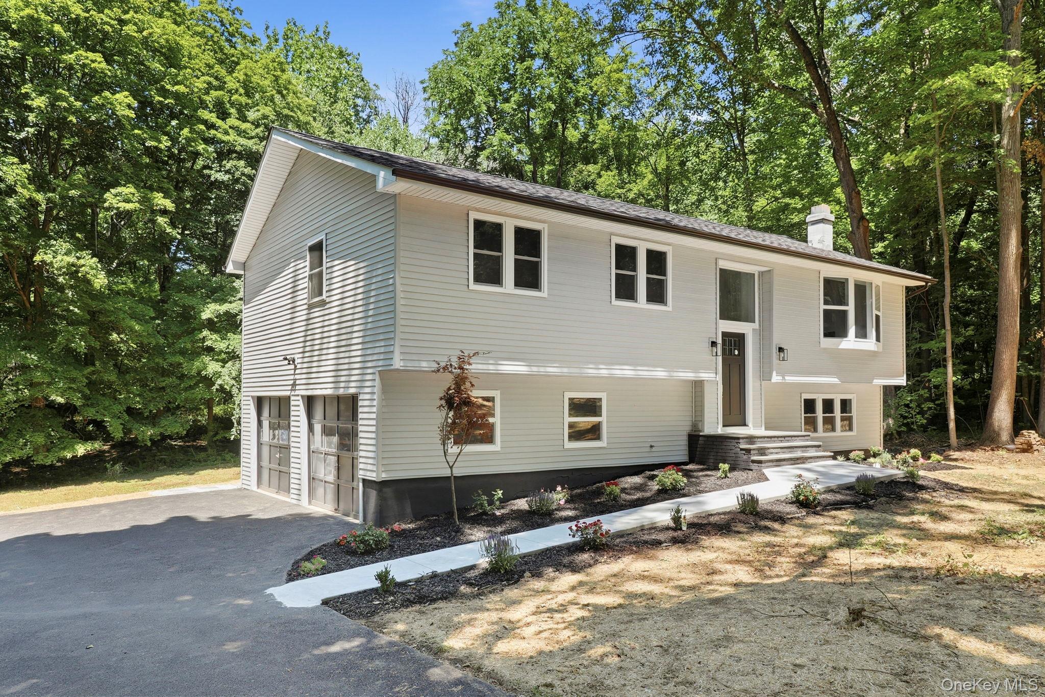 6 Vanessa Lane Property Photo 3