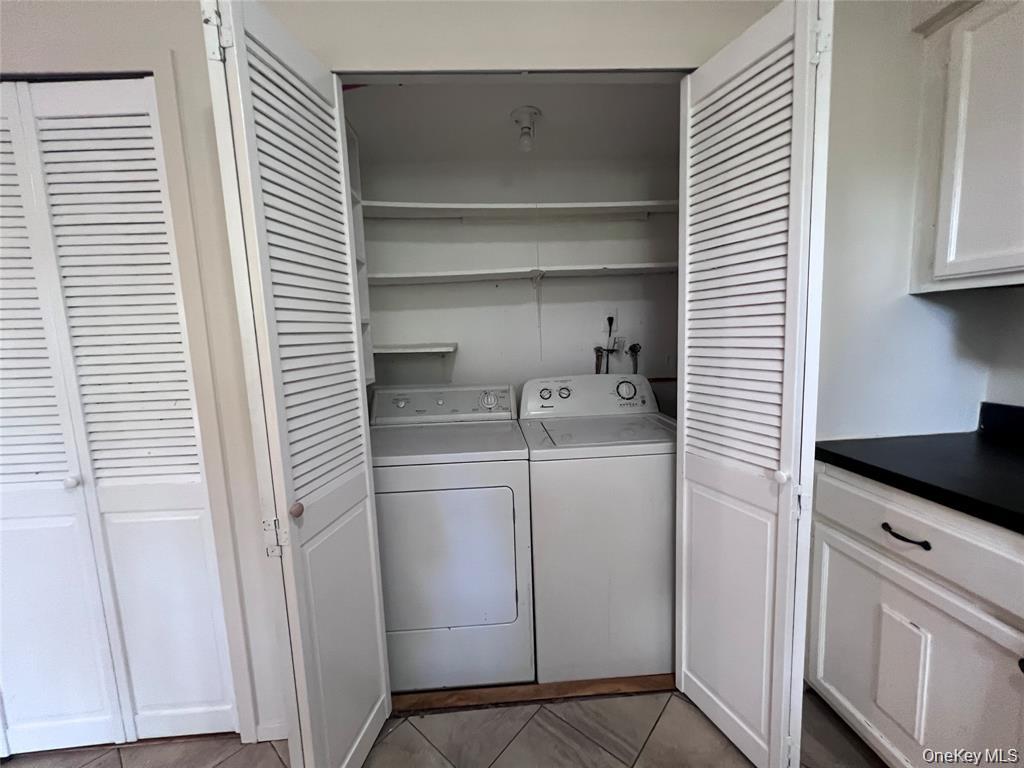 200 Springmeadow Drive M Property Photo 4