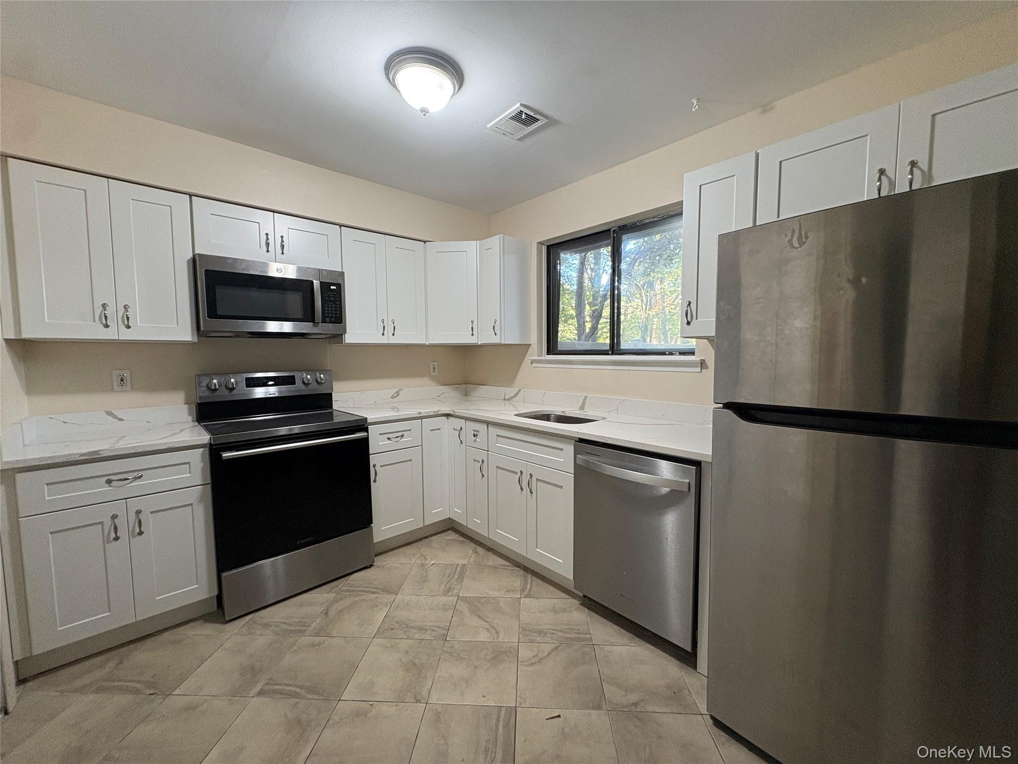 200 Springmeadow Drive M Property Photo 12