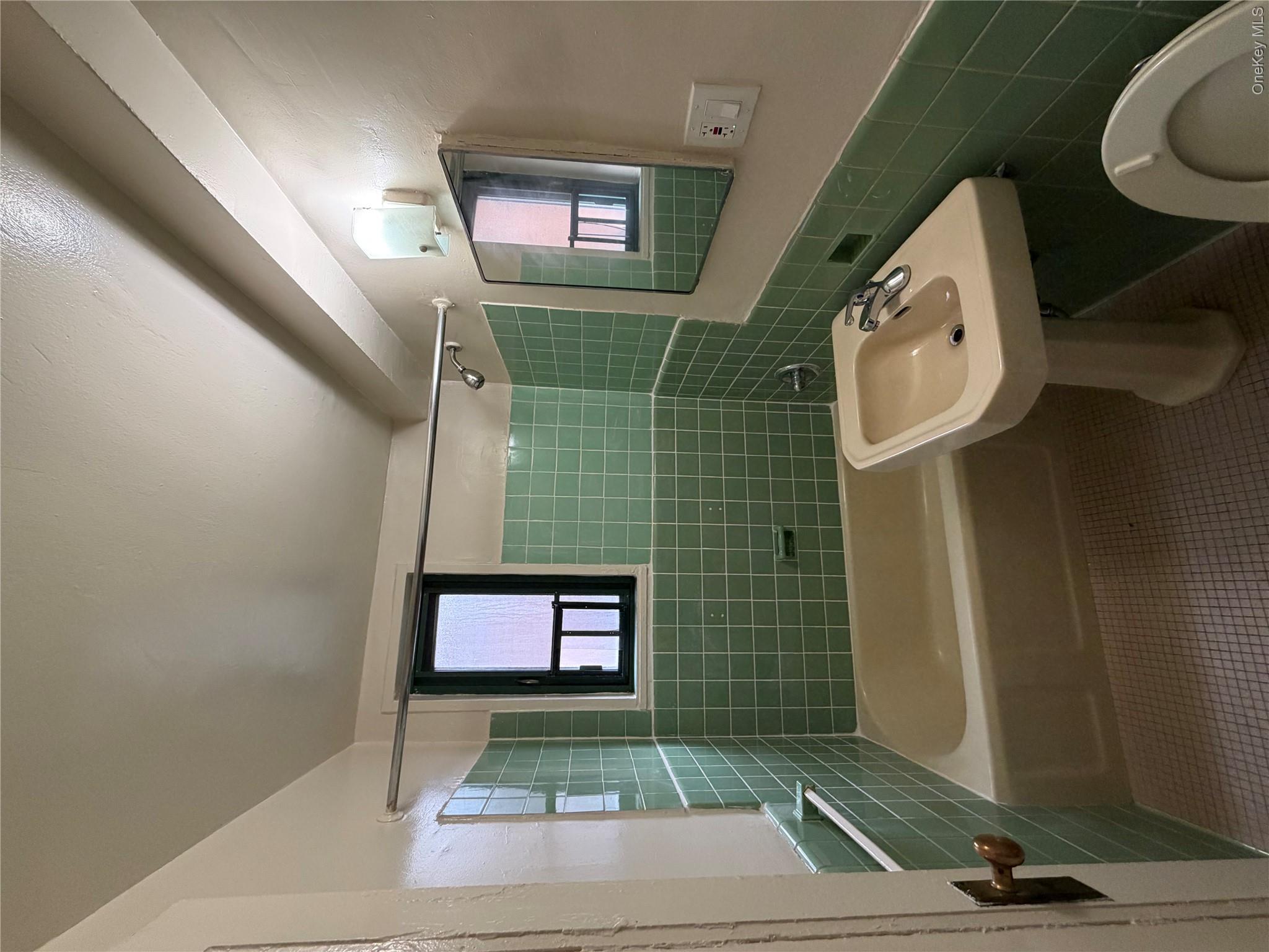 20 Metropolitan Oval 5e Property Photo 5