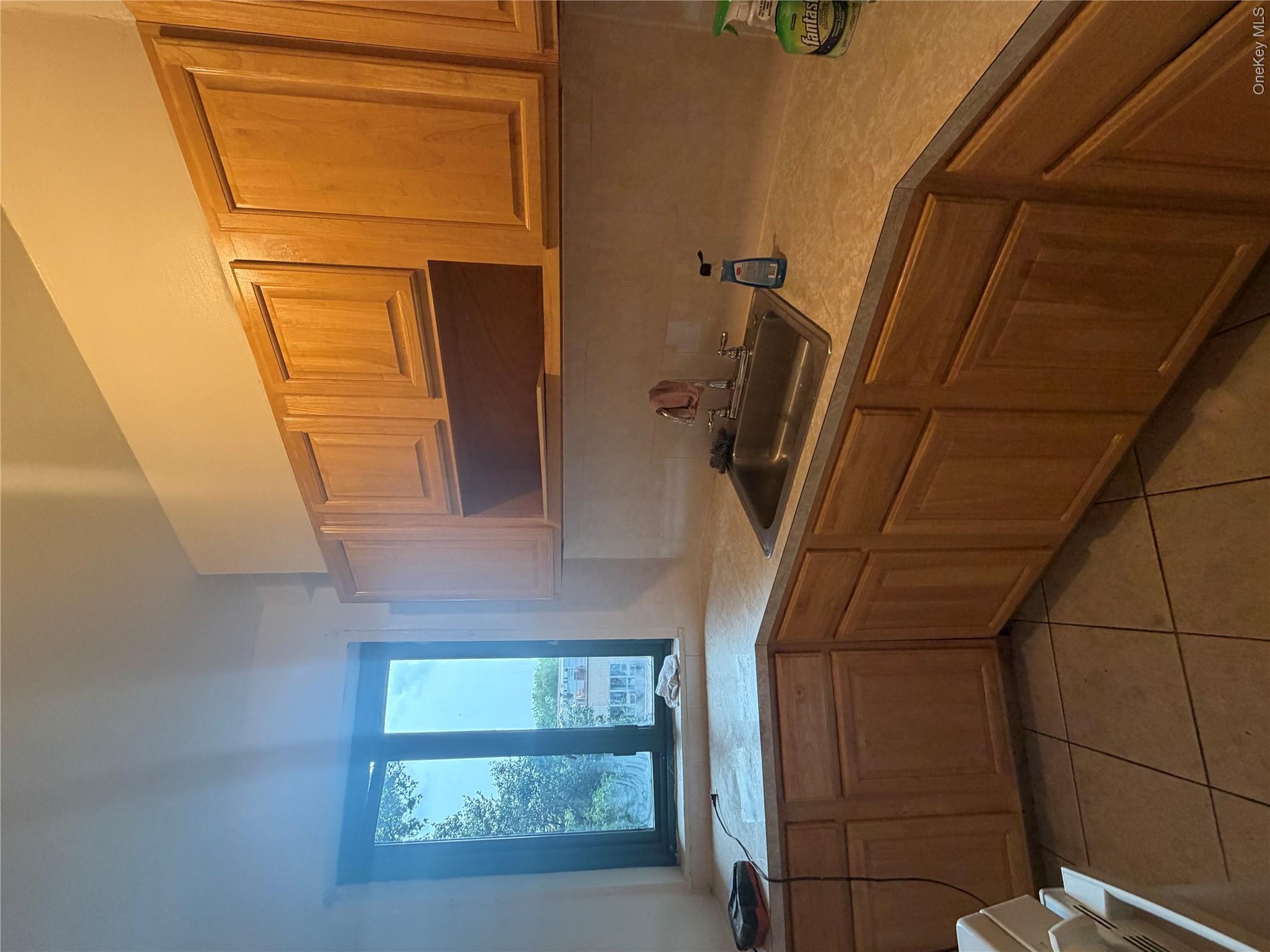 1920 Mcgraw Avenue 2f Property Photo 1