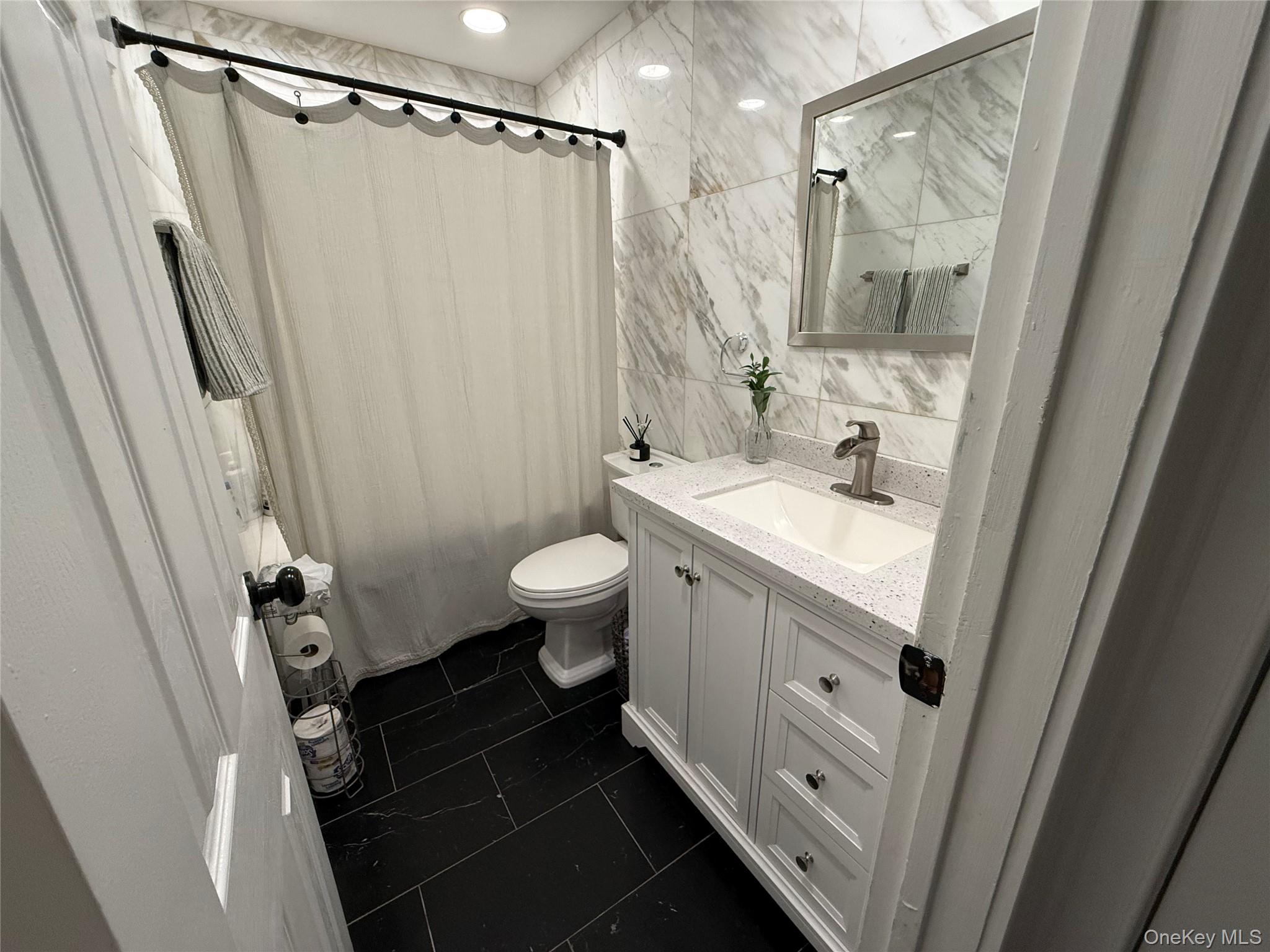 16 Lake Place Property Photo 8