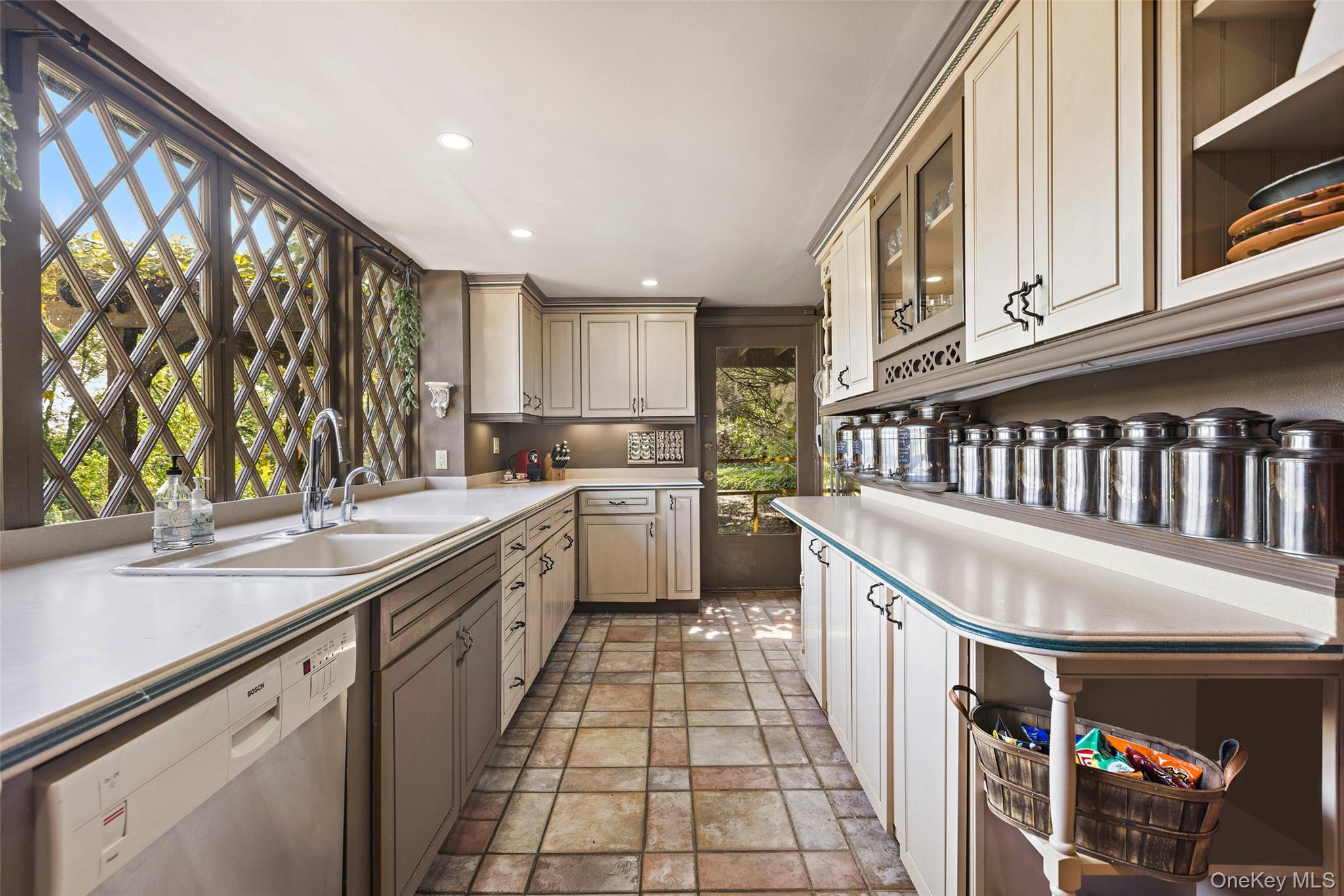 924 Route 9w Property Photo 12