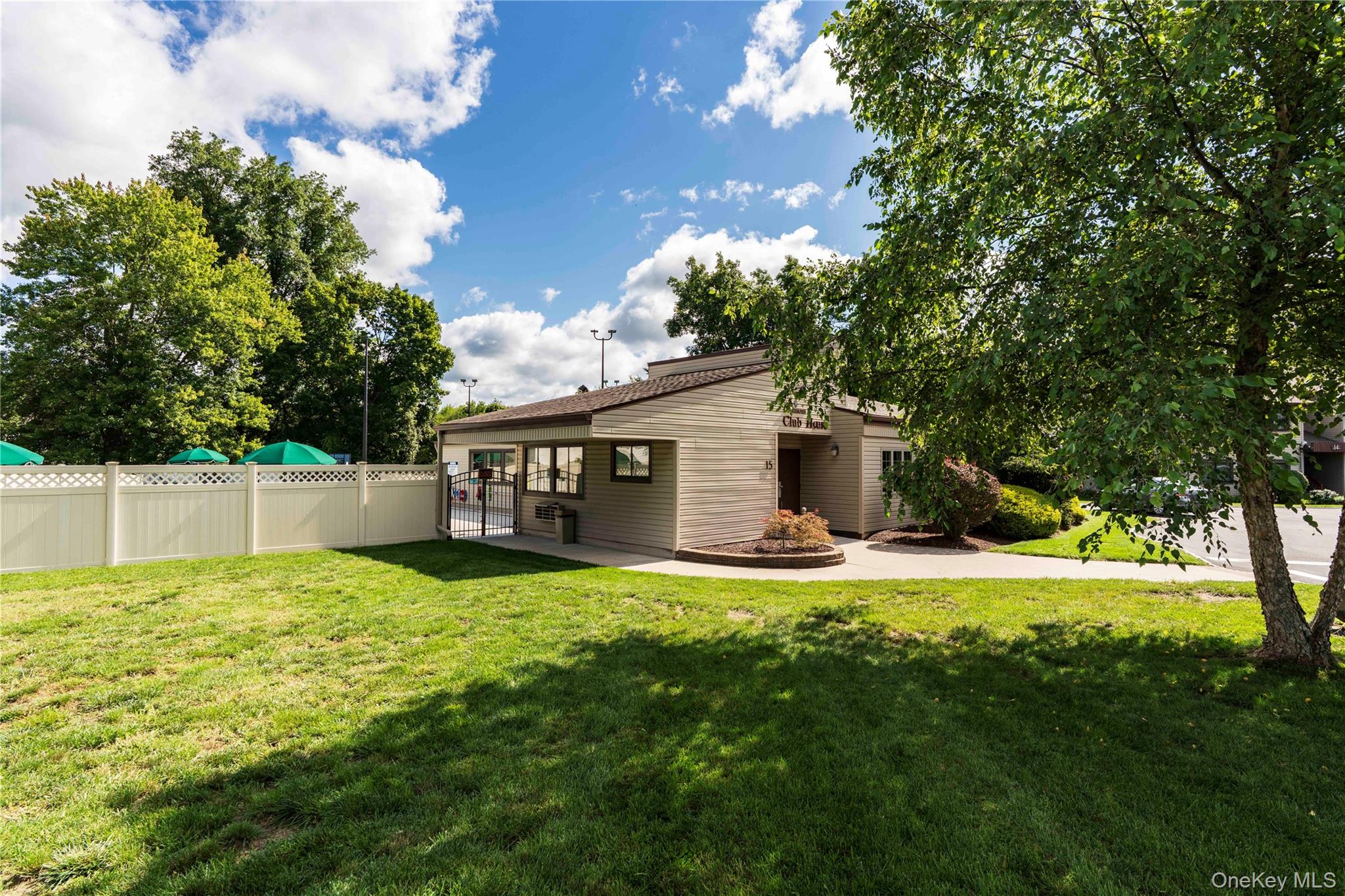 6 Knights Bridge B Property Photo 30