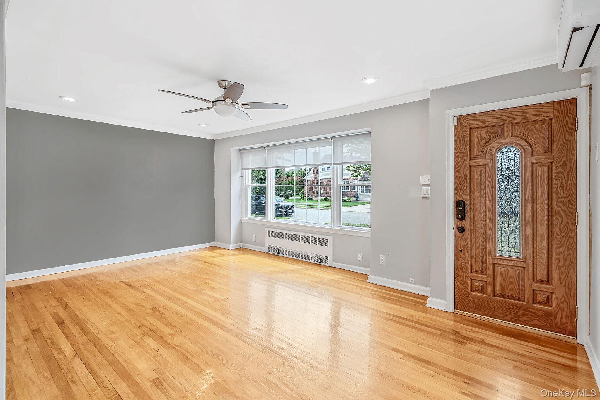 190 Albertson Place Property Photo 4