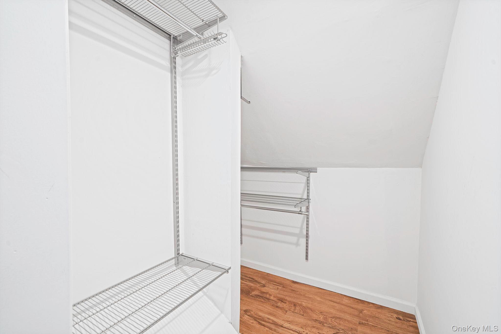 190 Albertson Place Property Photo 18