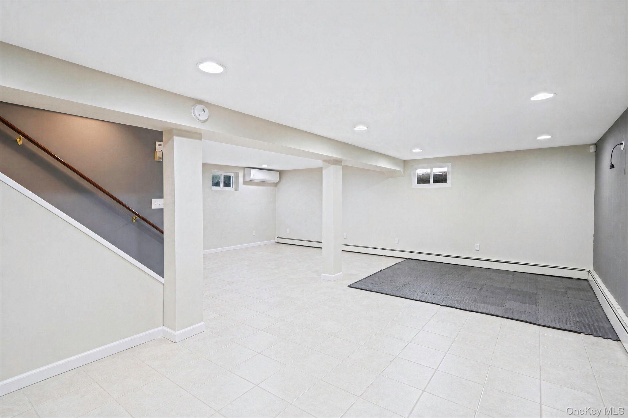 190 Albertson Place Property Photo 22
