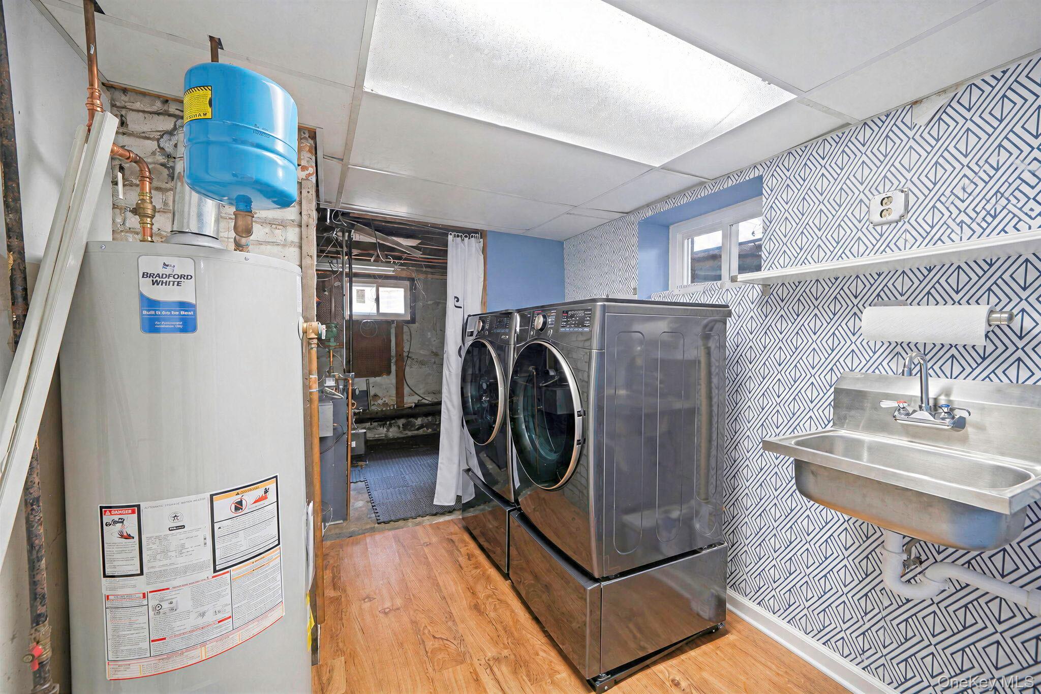 190 Albertson Place Property Photo 23
