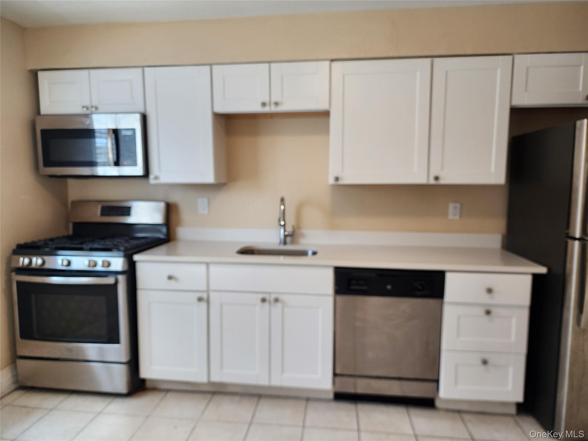 12 Roosevelt Drive Property Photo 3