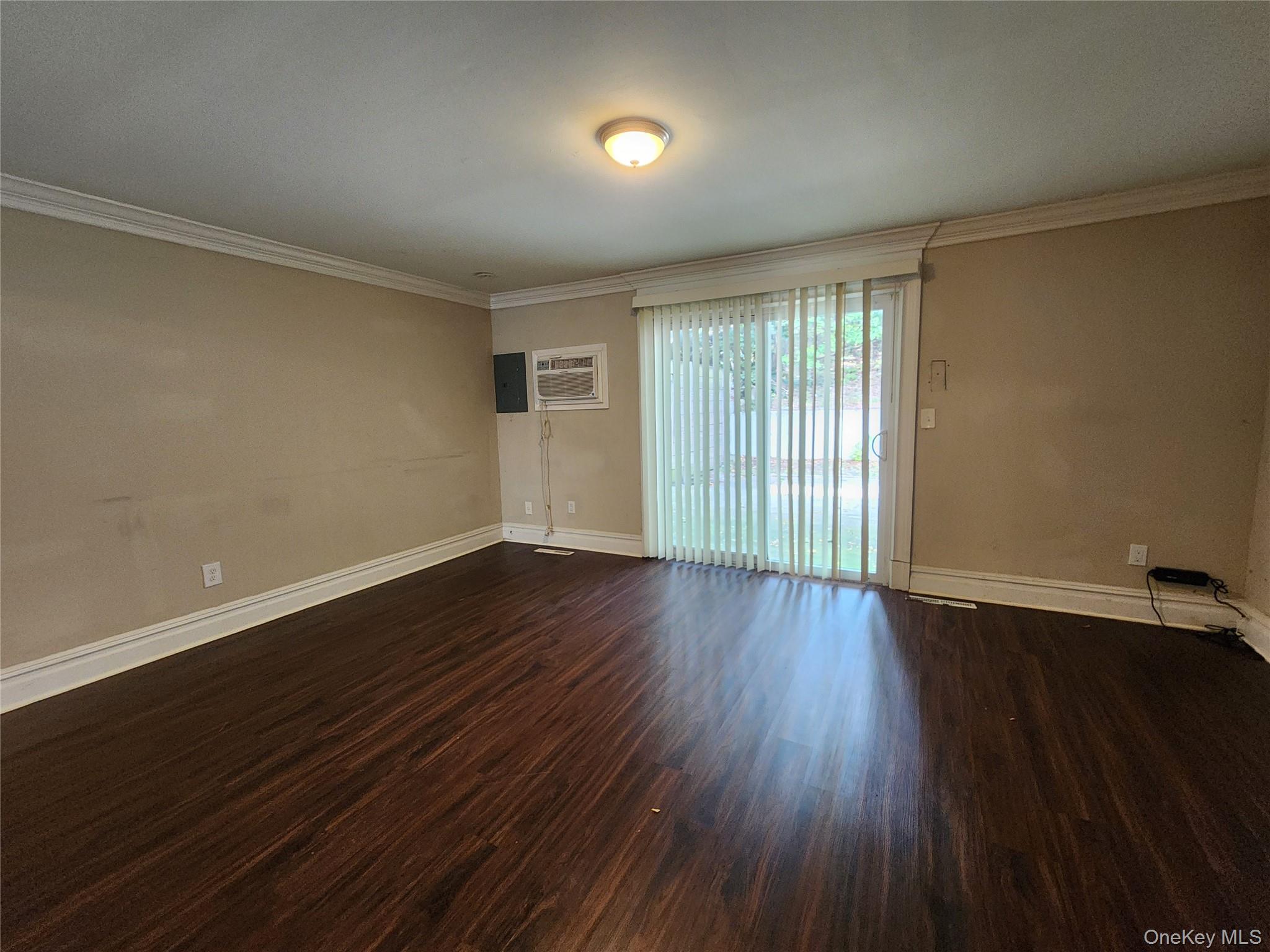 12 Roosevelt Drive Property Photo 9
