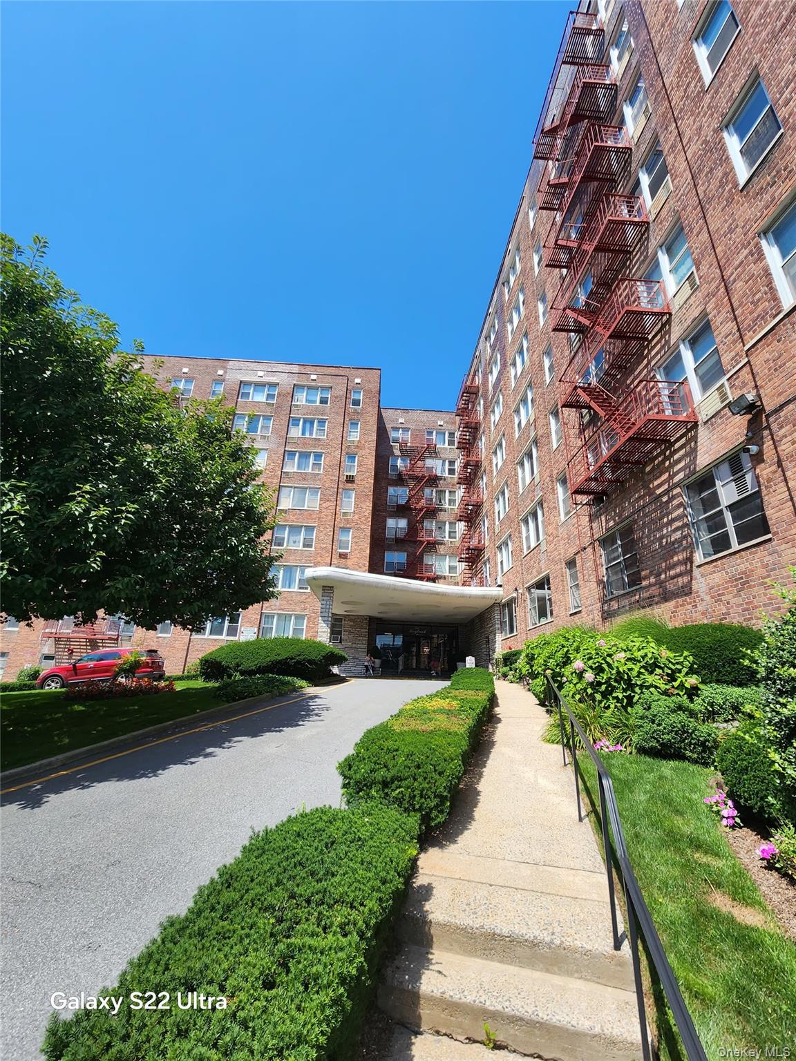 333 Bronx River Road 324 Property Photo 1