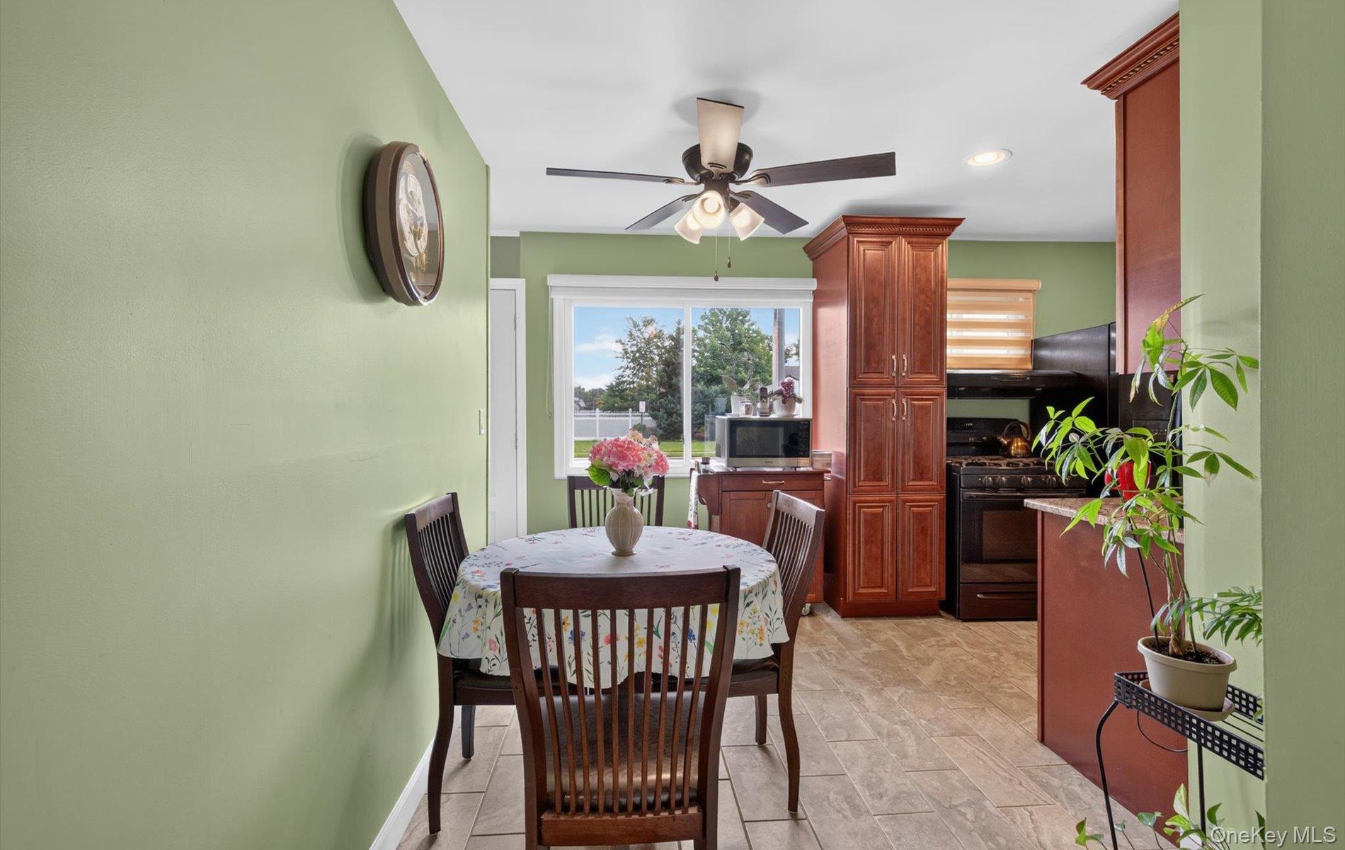 154 Park Lane Property Photo 6