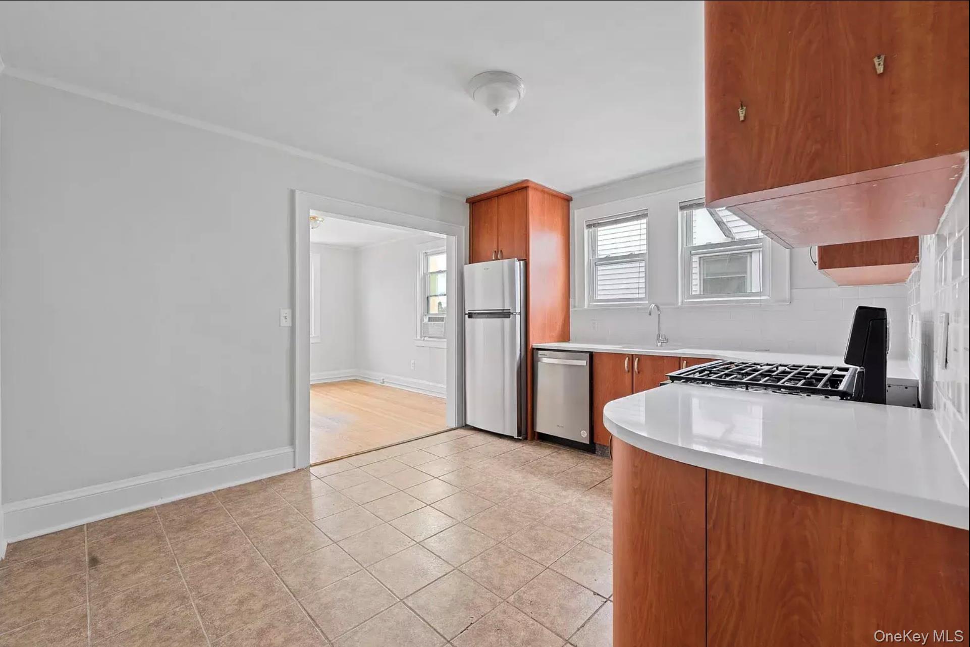 243 Maple Avenue 1b Property Photo 8