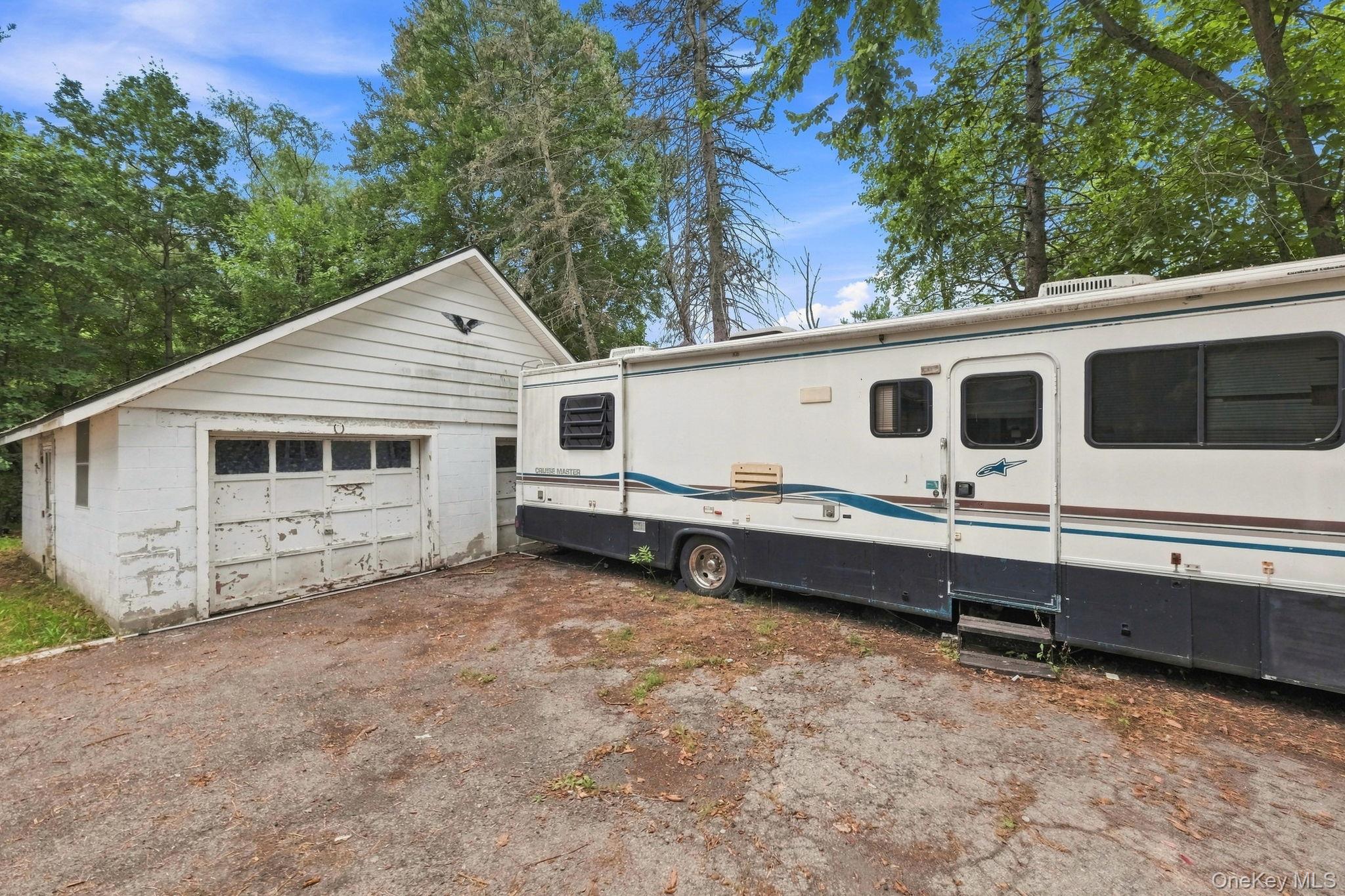 395 Route 17k Property Photo 3