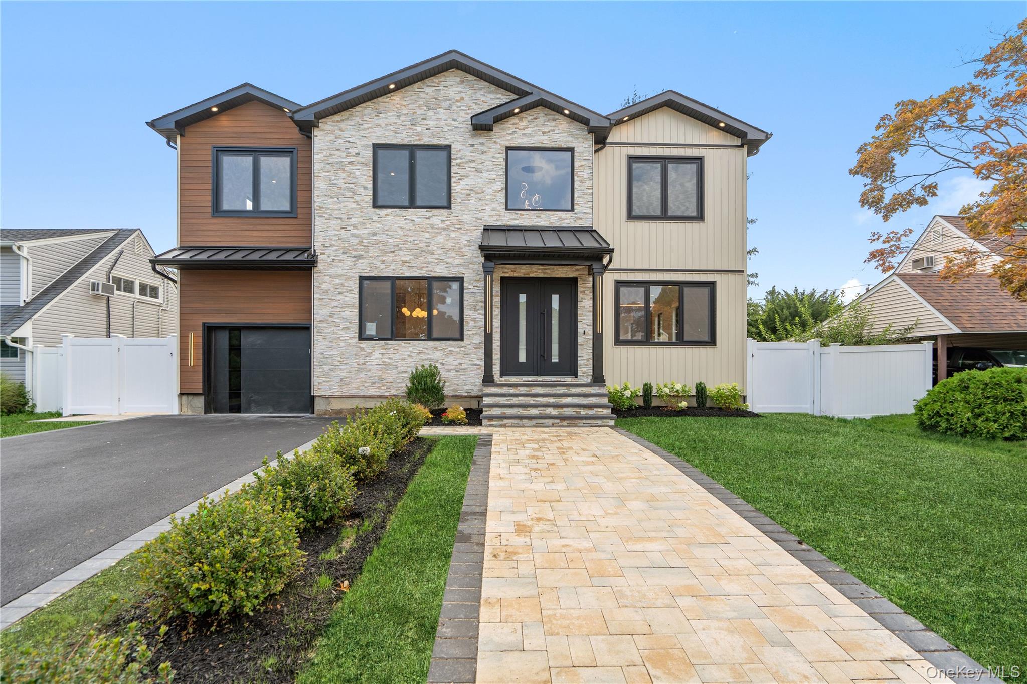 30 Hedge Lane Property Photo 2