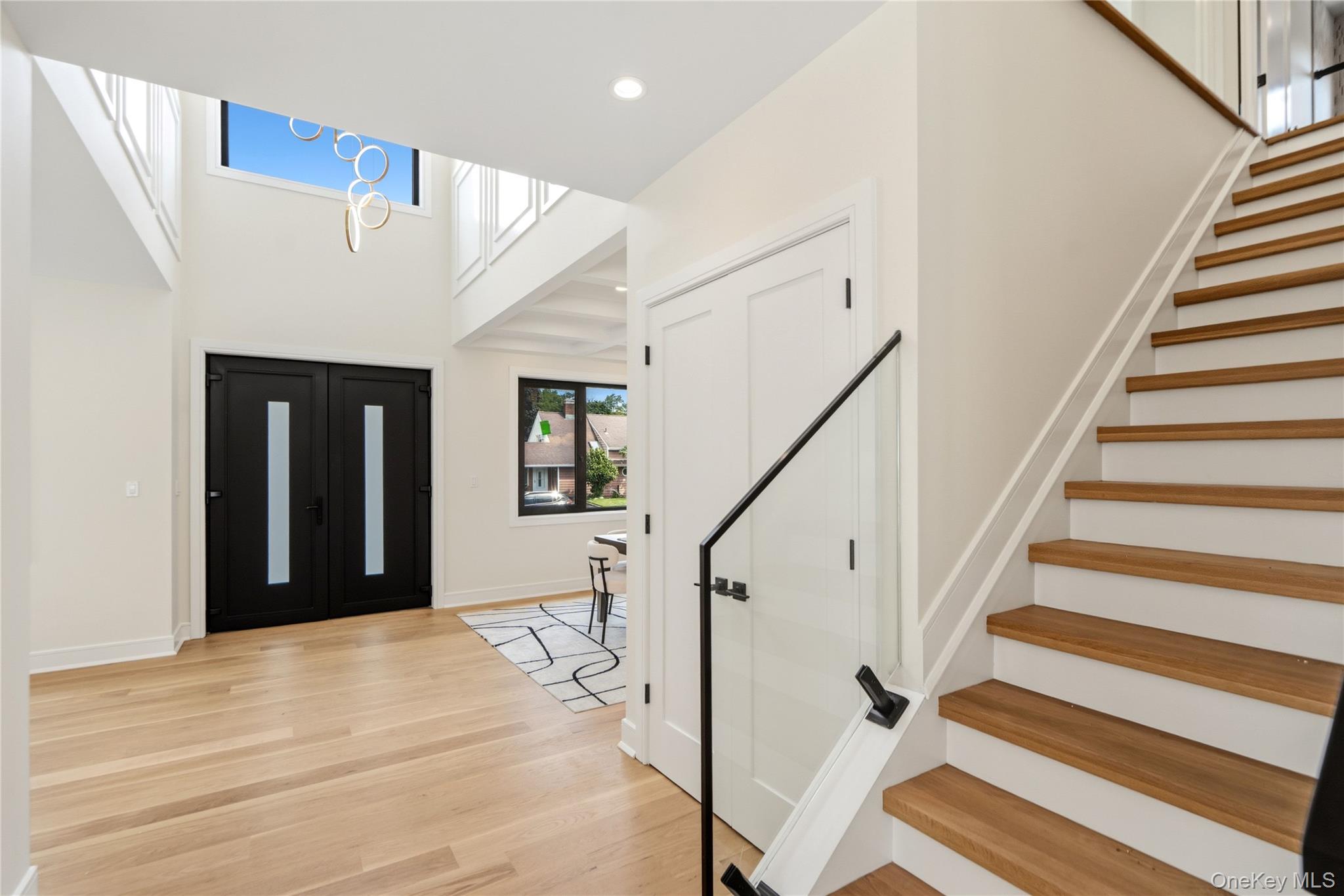 30 Hedge Lane Property Photo 24