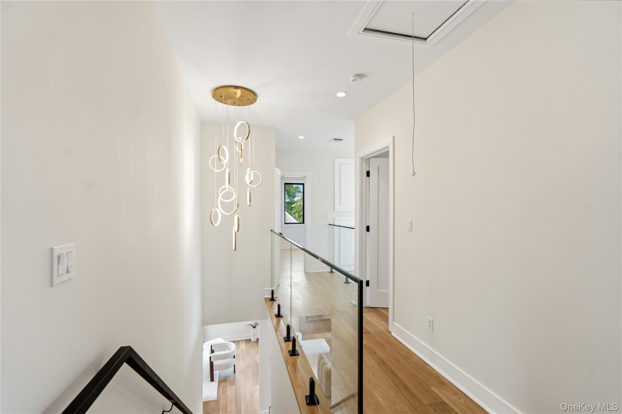 30 Hedge Lane Property Photo 25